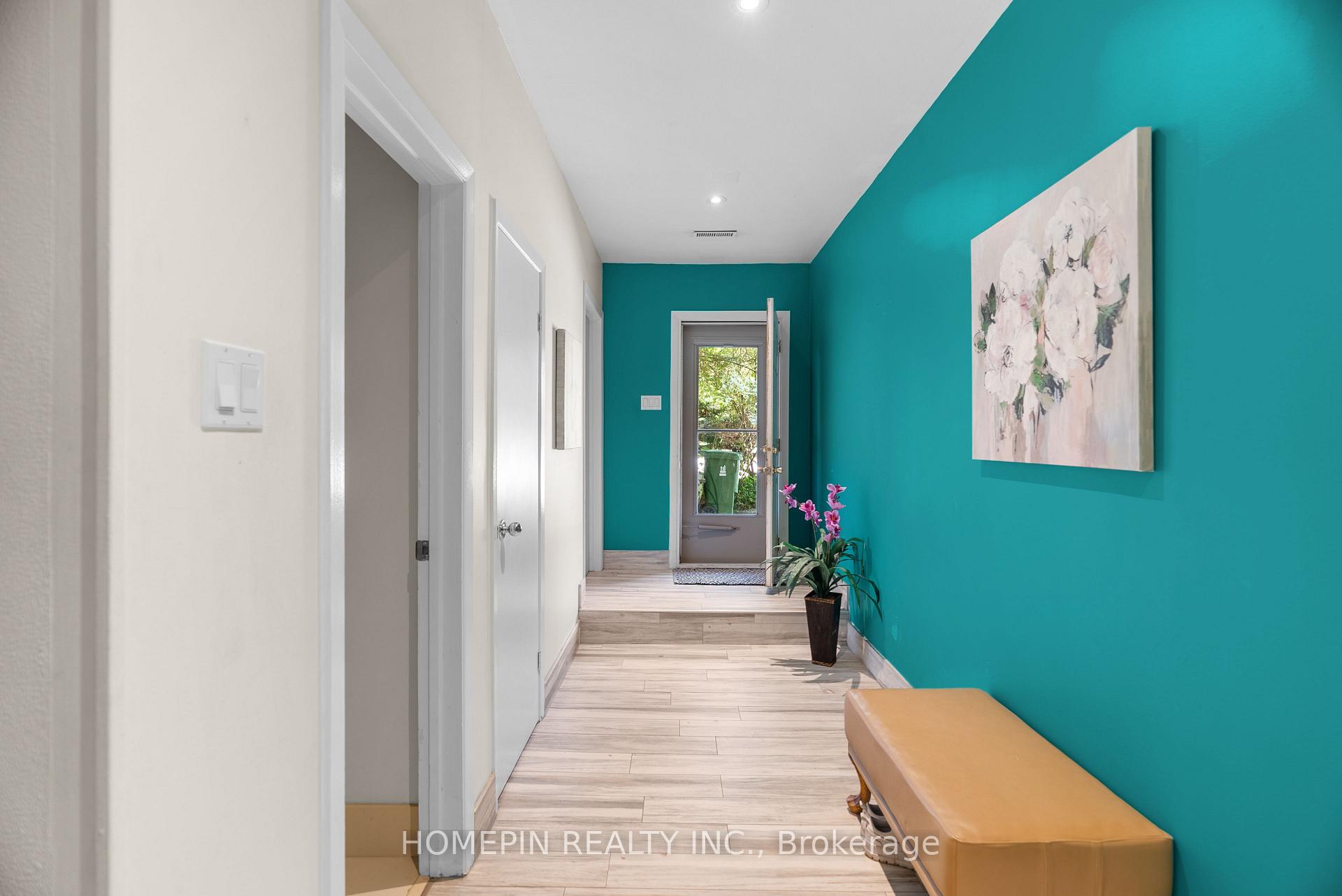 Photo 30 of 25 Grovetree Road, Etobicoke, Thistletown-Beaumonde Heights — HOMEH