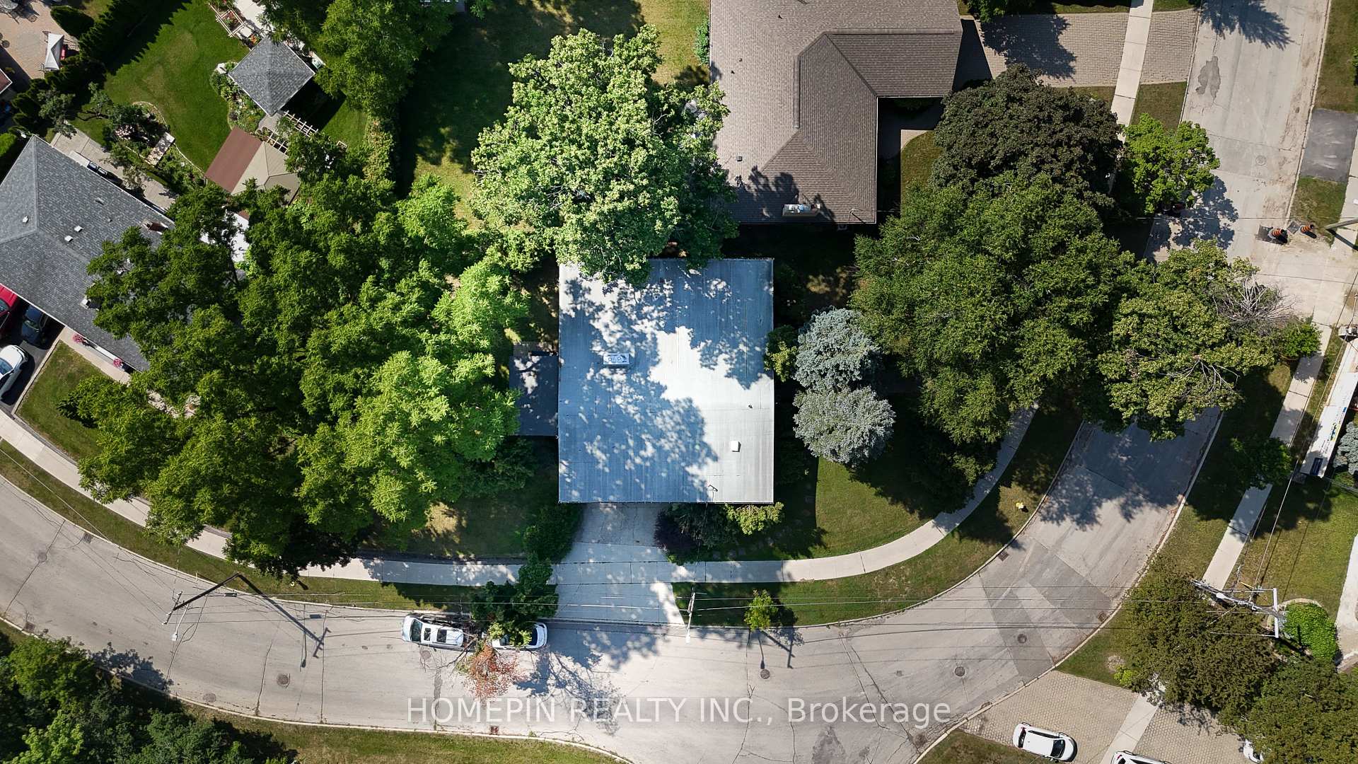 Photo 31 of 25 Grovetree Road, Etobicoke, Thistletown-Beaumonde Heights — HOMEH