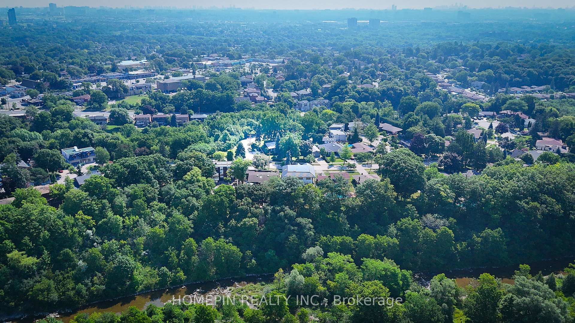 Photo 33 of 25 Grovetree Road, Etobicoke, Thistletown-Beaumonde Heights — HOMEH