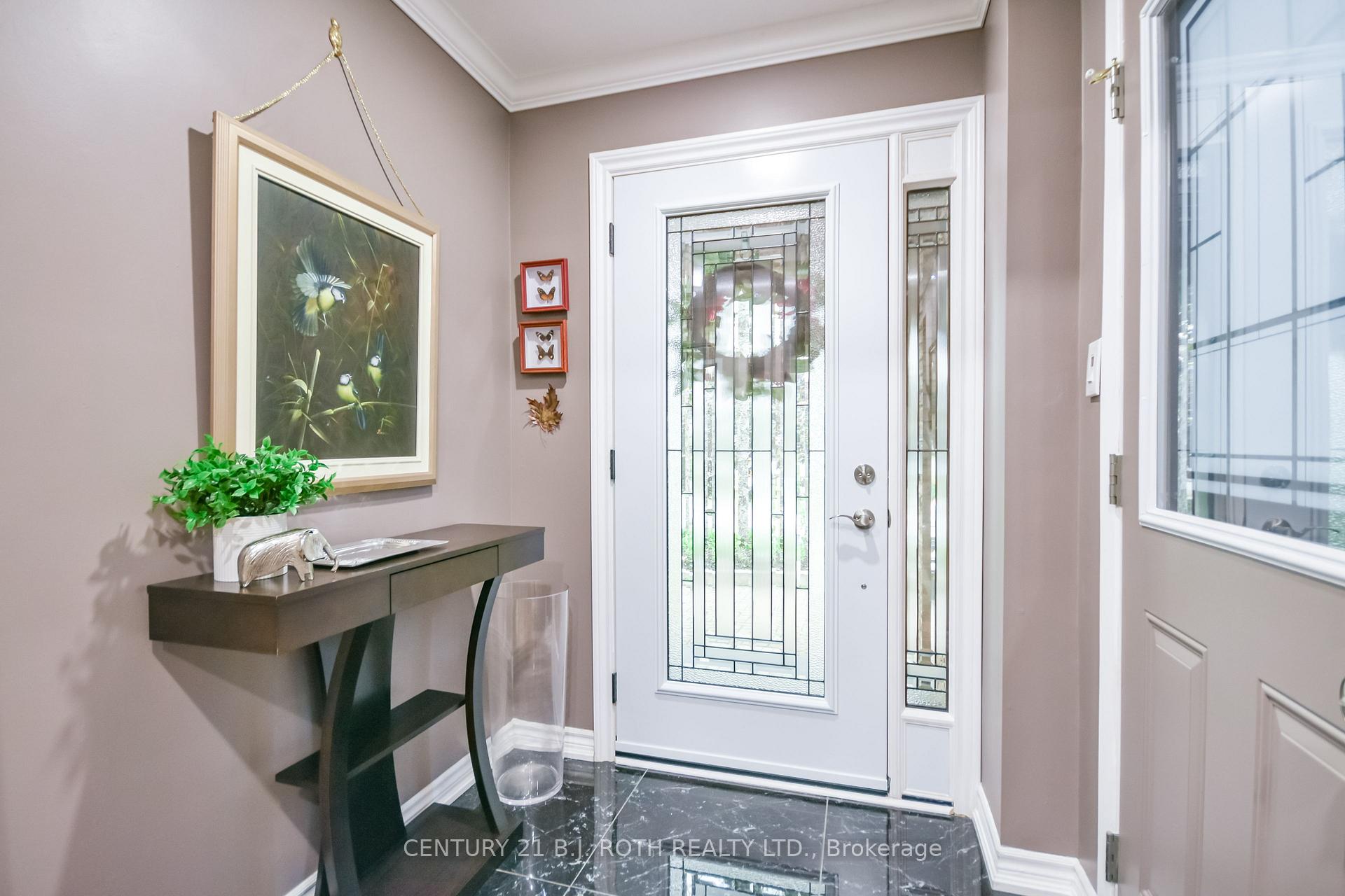Photo 3 of 139 Kozlov Street, Barrie, Sunnidale — HOMEH