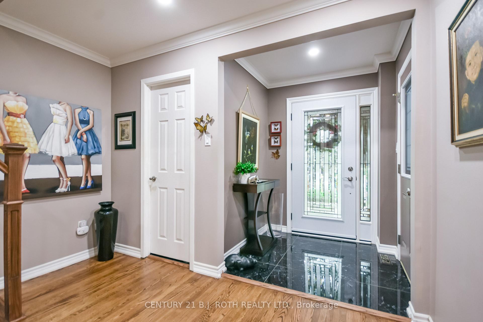 Photo 4 of 139 Kozlov Street, Barrie, Sunnidale — HOMEH