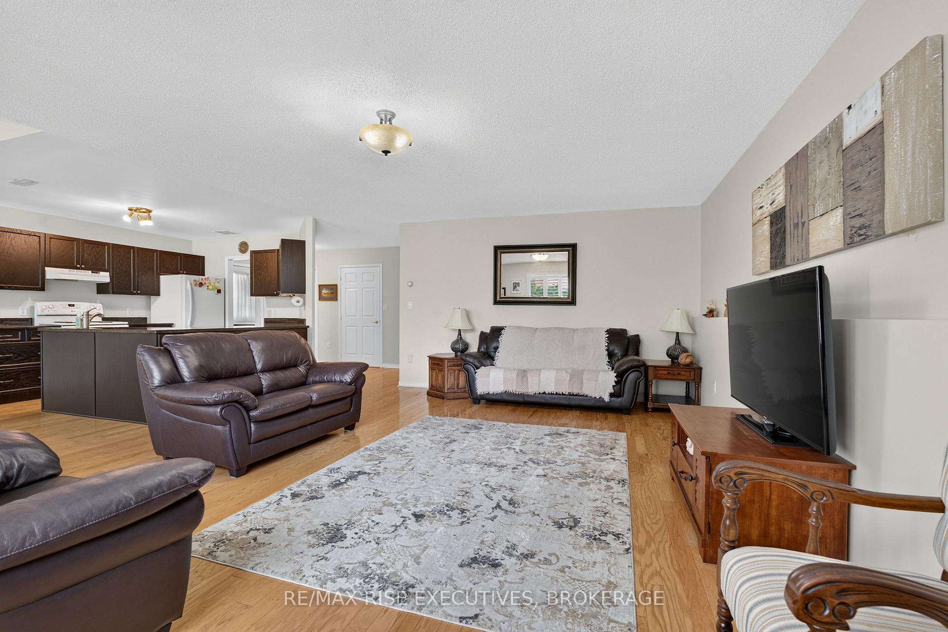 Photo 8 of 956 Ringstead Street, Kingston, City SouthWest — HOMEH