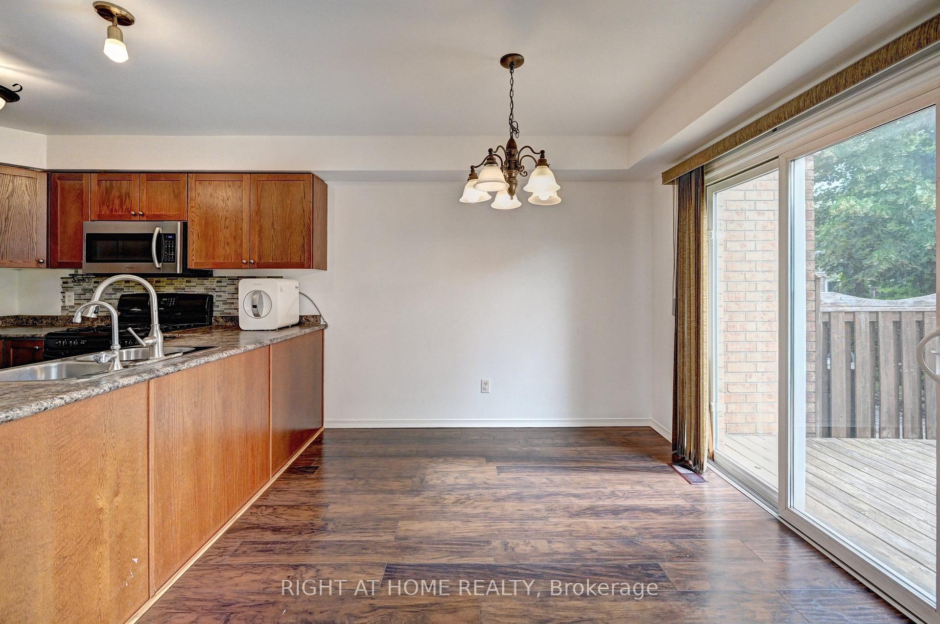 Photo 5 of 760 Paris Boulevard, Waterloo, Beechwood West — HOMEH