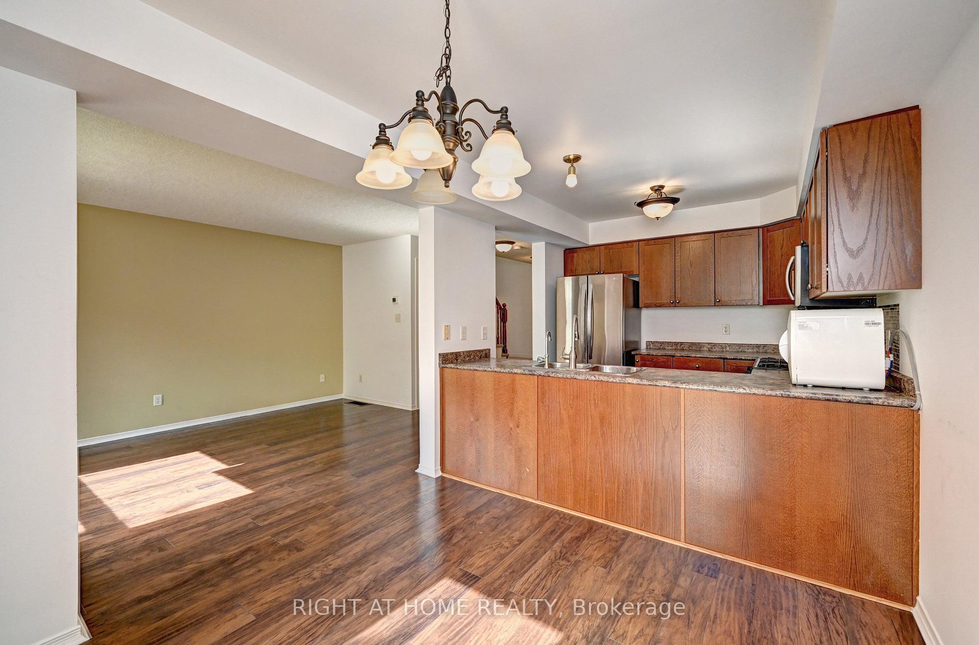 Photo 8 of 760 Paris Boulevard, Waterloo, Beechwood West — HOMEH