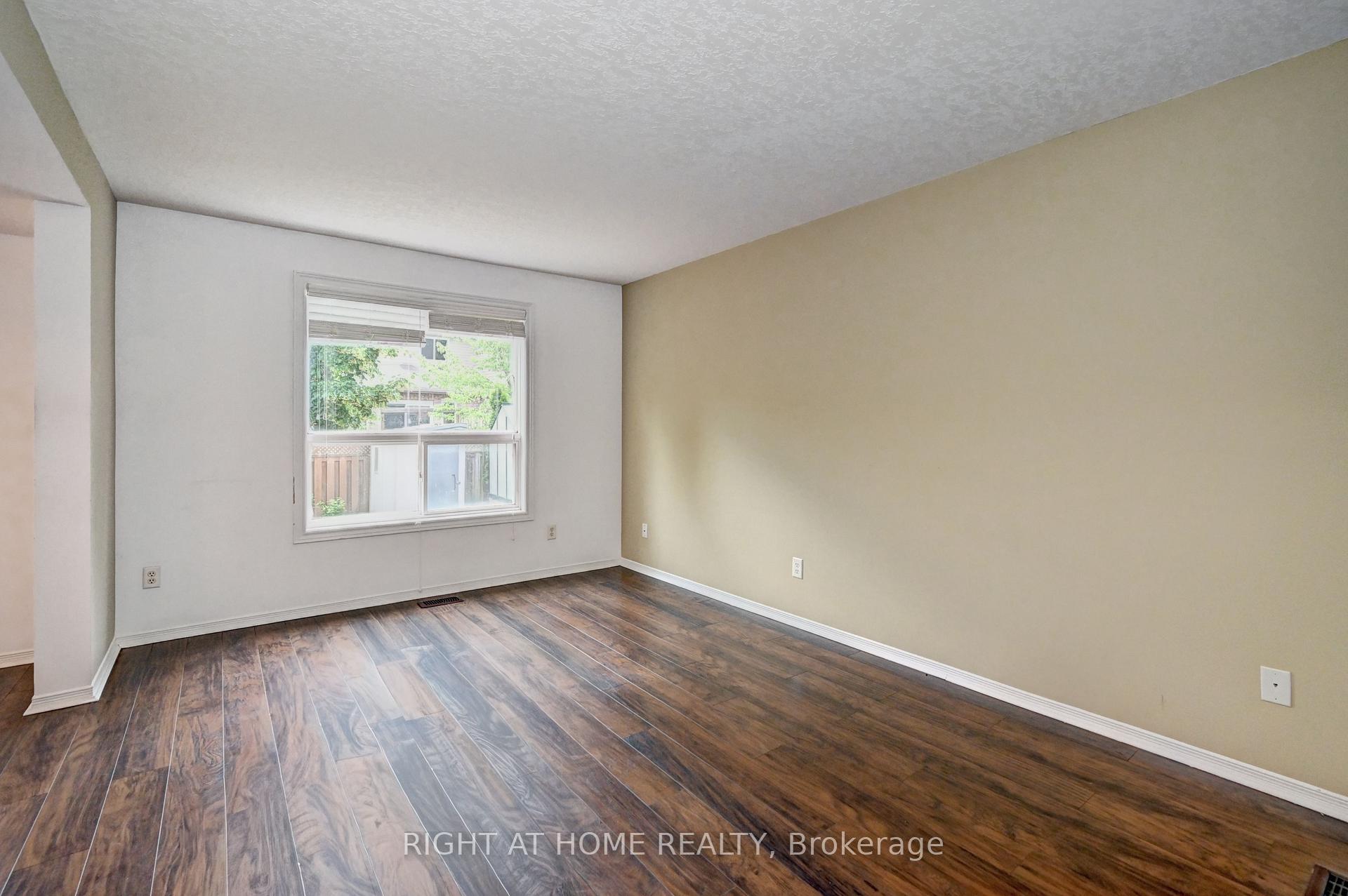 Photo 12 of 760 Paris Boulevard, Waterloo, Beechwood West — HOMEH