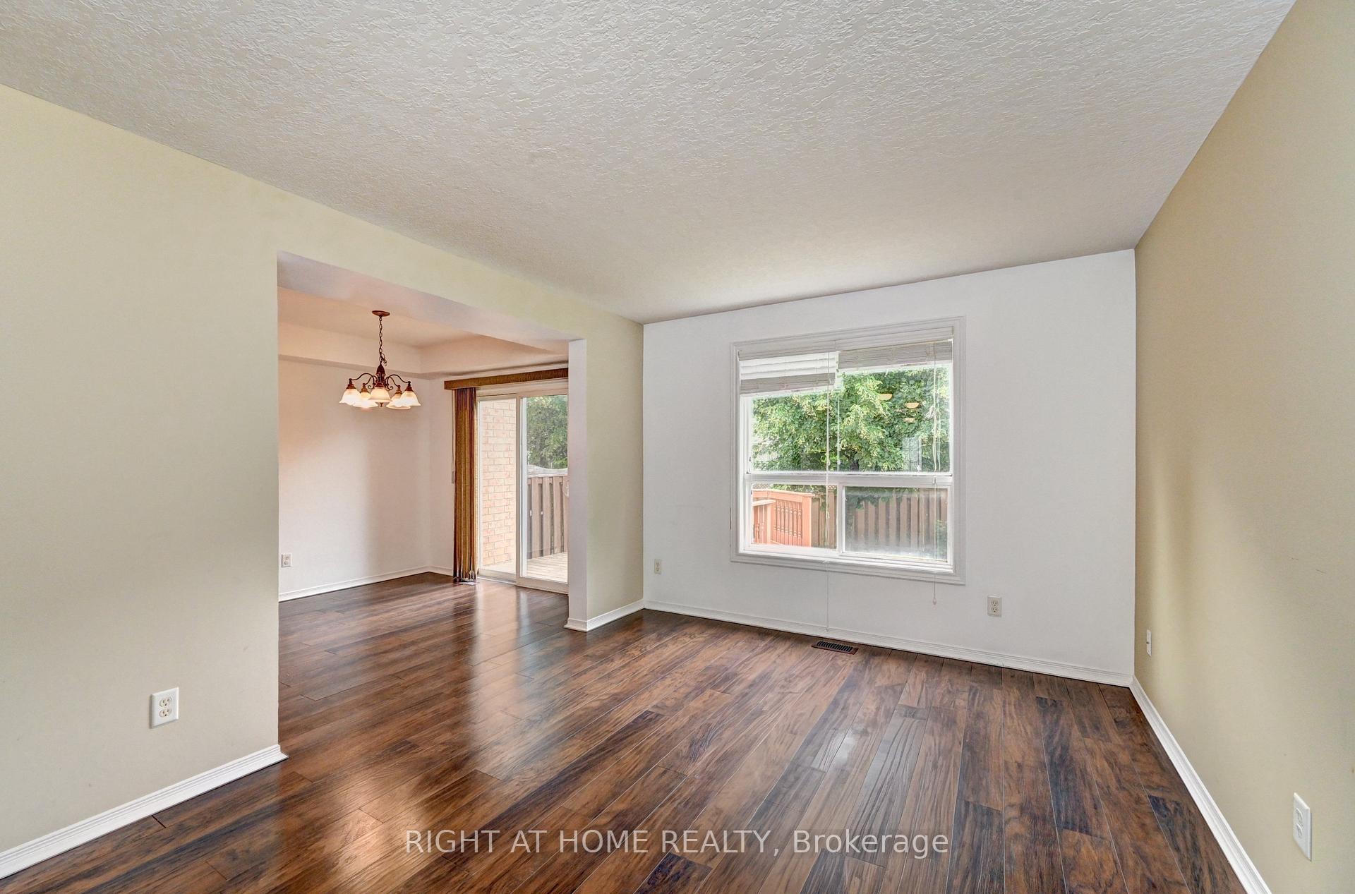 Photo 14 of 760 Paris Boulevard, Waterloo, Beechwood West — HOMEH