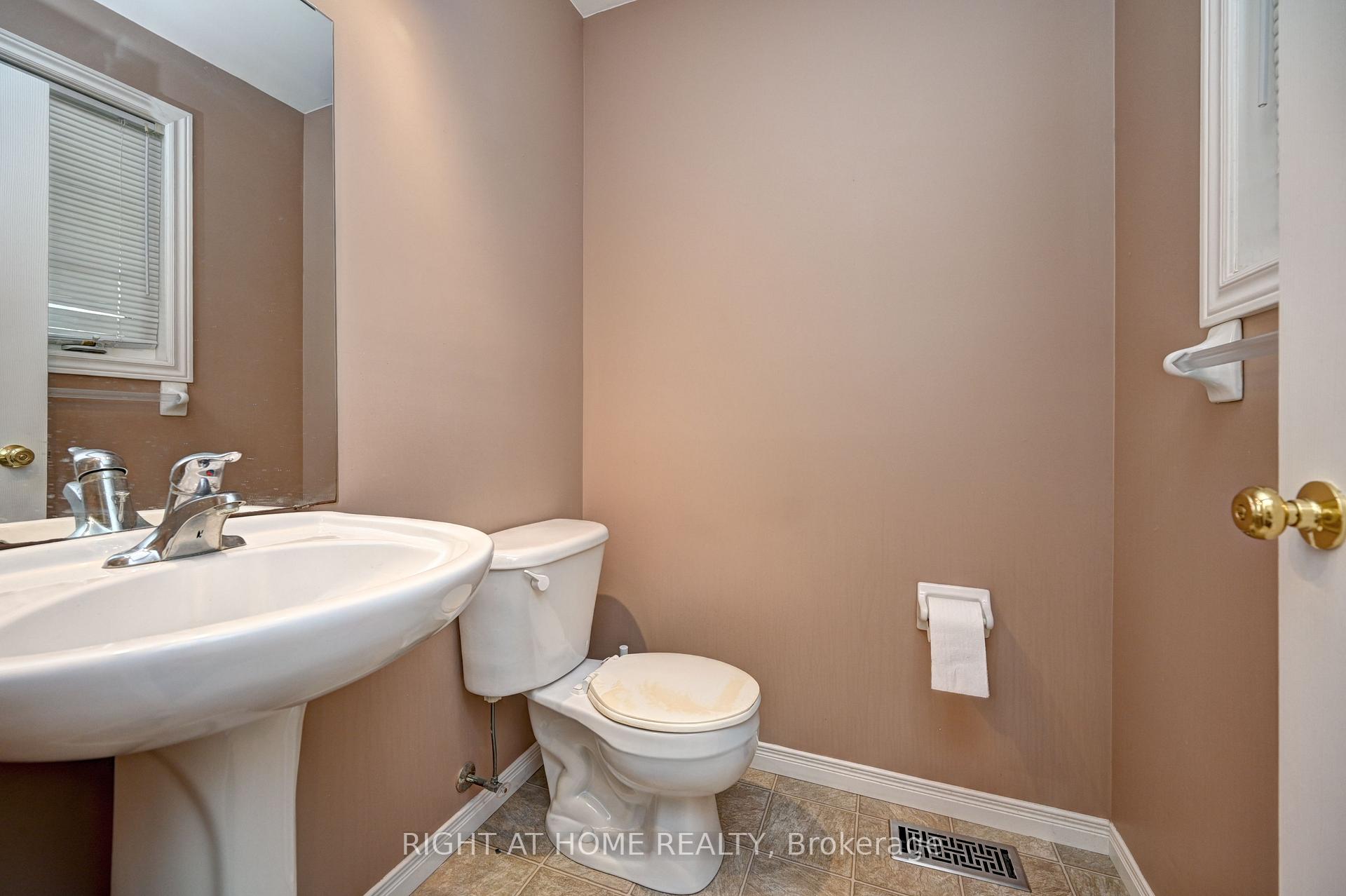 Photo 19 of 760 Paris Boulevard, Waterloo, Beechwood West — HOMEH