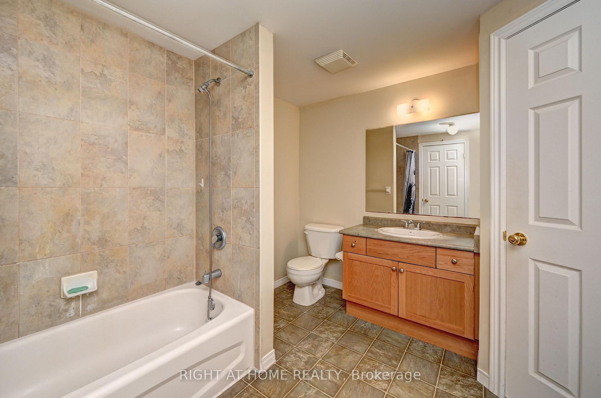 Photo 28 of 760 Paris Boulevard, Waterloo, Beechwood West — HOMEH