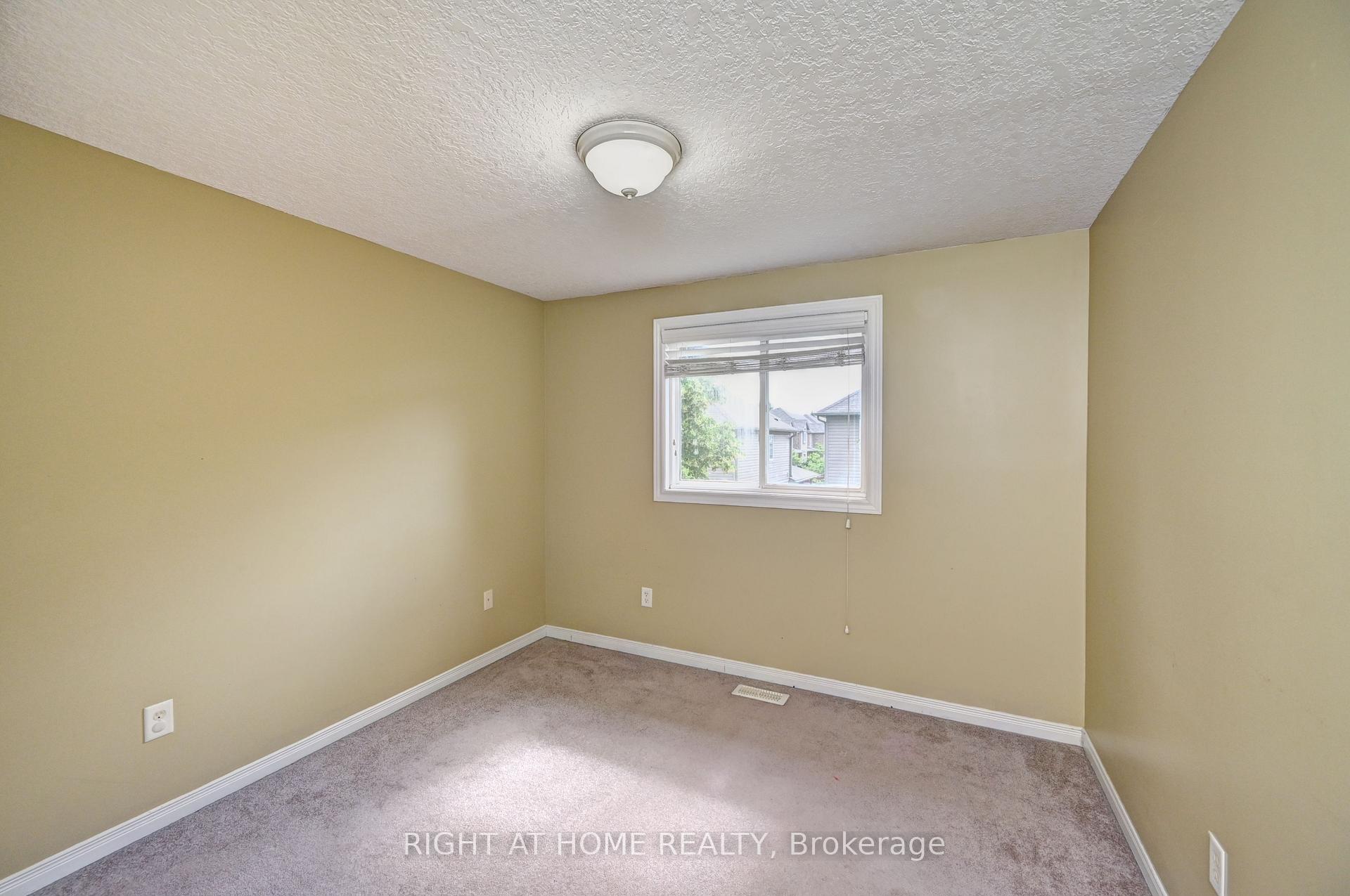 Photo 30 of 760 Paris Boulevard, Waterloo, Beechwood West — HOMEH