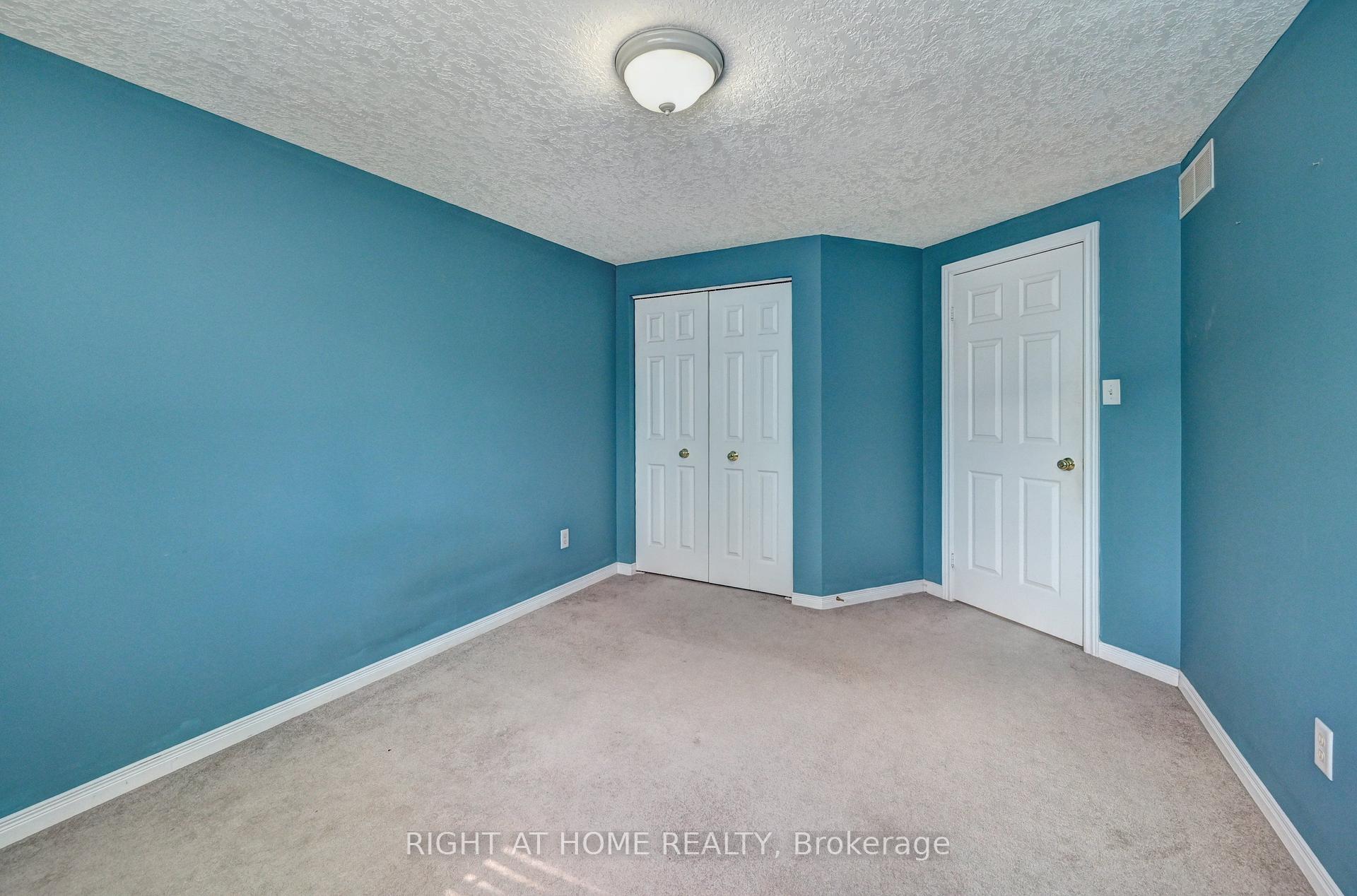 Photo 34 of 760 Paris Boulevard, Waterloo, Beechwood West — HOMEH