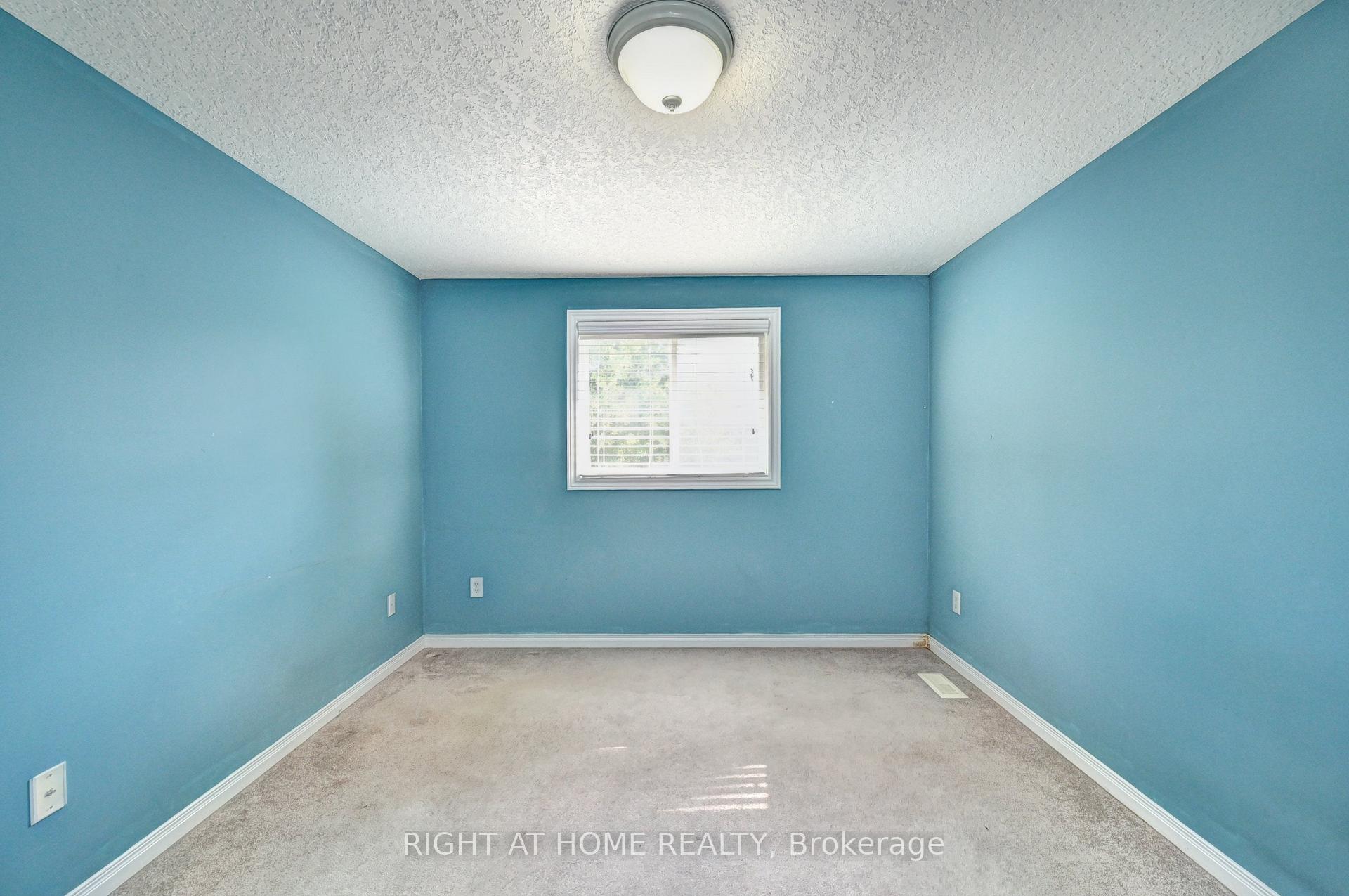 Photo 36 of 760 Paris Boulevard, Waterloo, Beechwood West — HOMEH