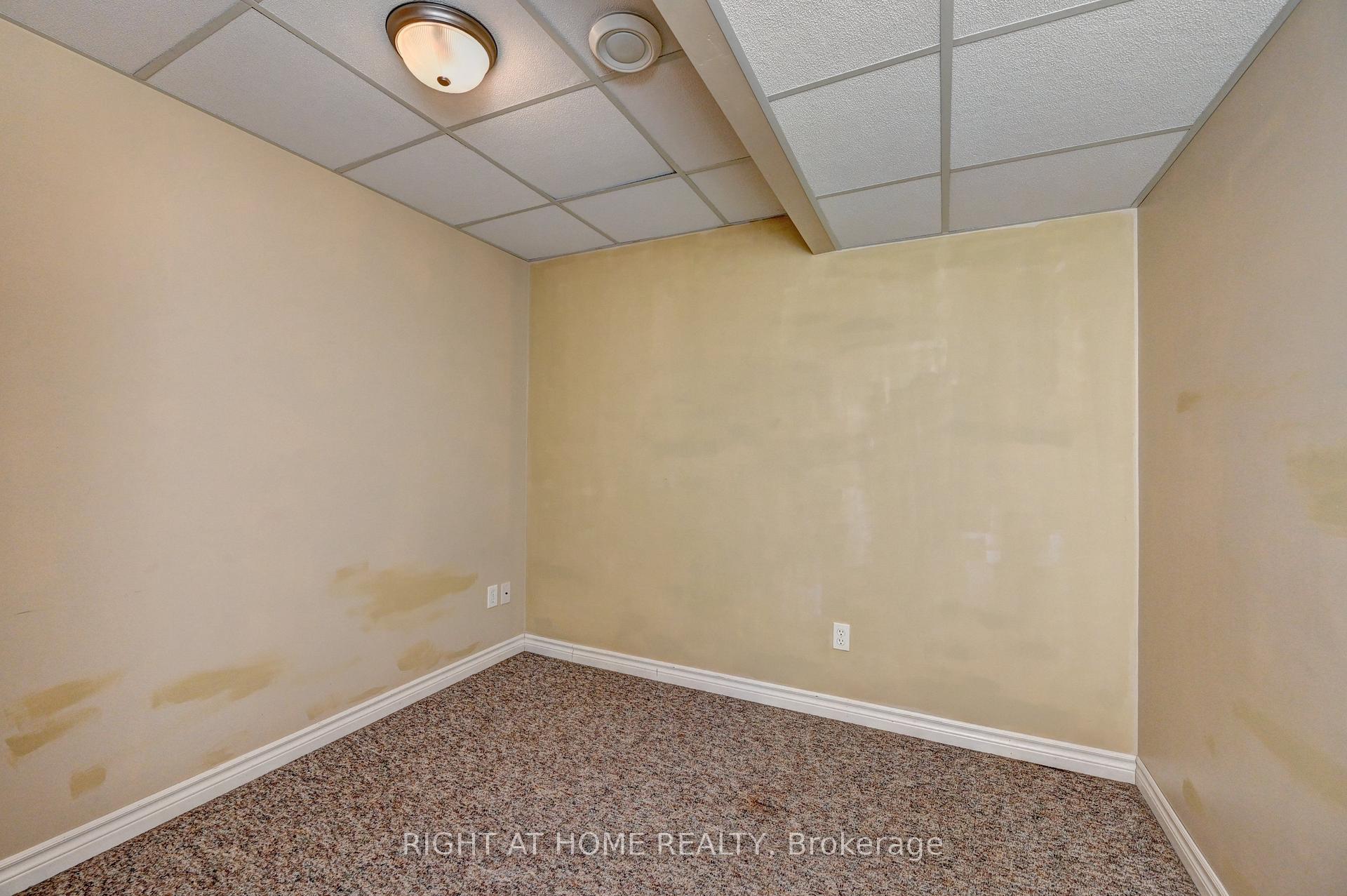 Photo 49 of 760 Paris Boulevard, Waterloo, Beechwood West — HOMEH