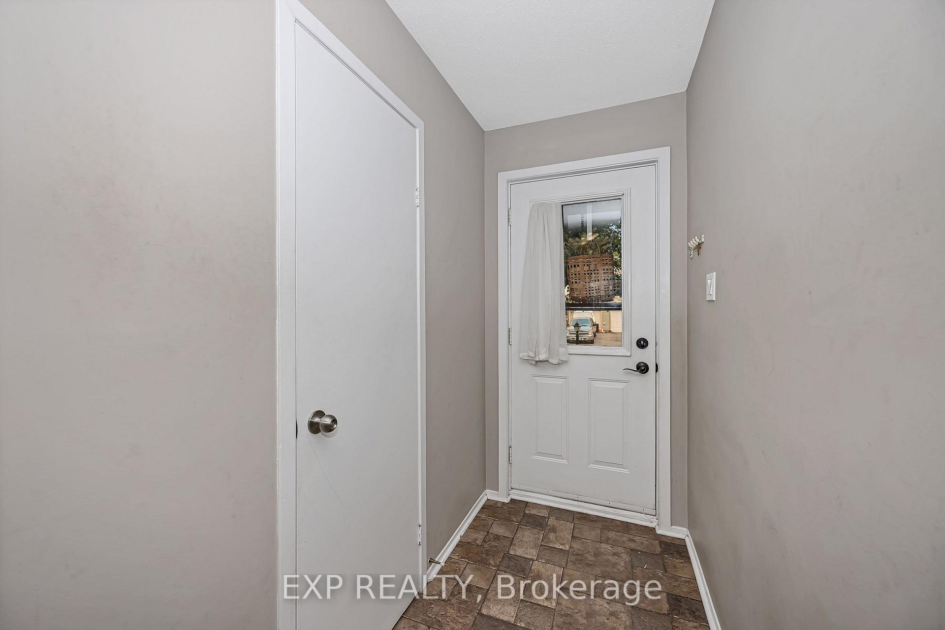 Photo 4 of 13 Shearer Crescent, Ottawa, Kanata - Katimavik — HOMEH