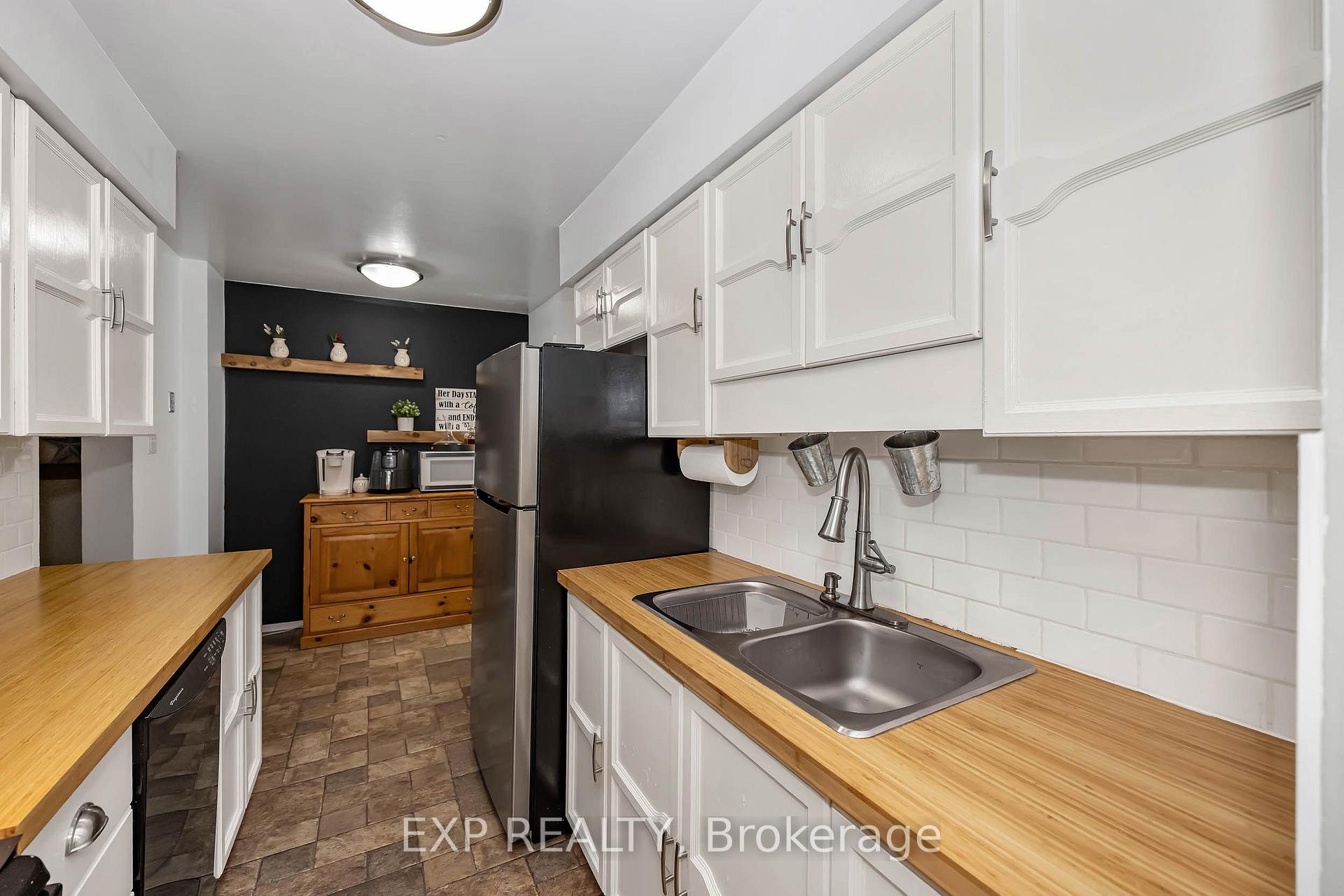 Photo 14 of 13 Shearer Crescent, Ottawa, Kanata - Katimavik — HOMEH