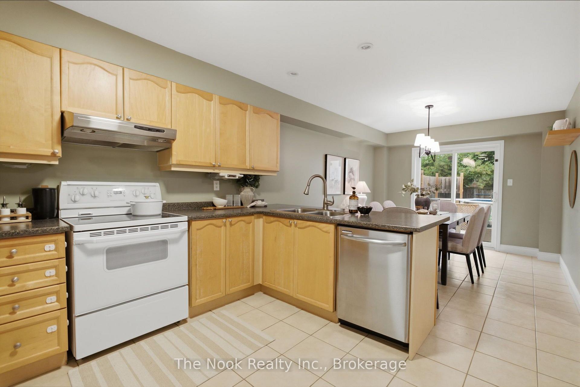 Photo 13 of 153 Madden Place, Clarington, Bowmanville — HOMEH