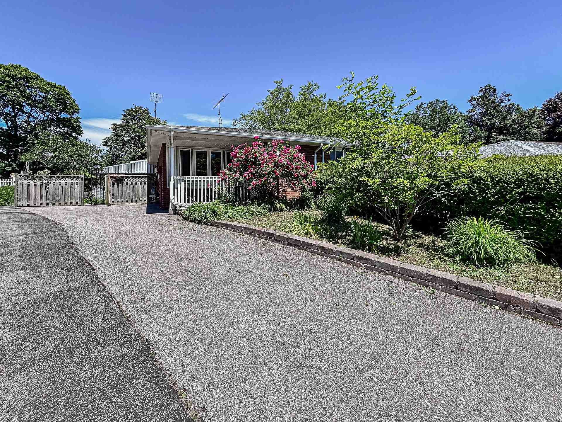Front of 1113 Valley Court