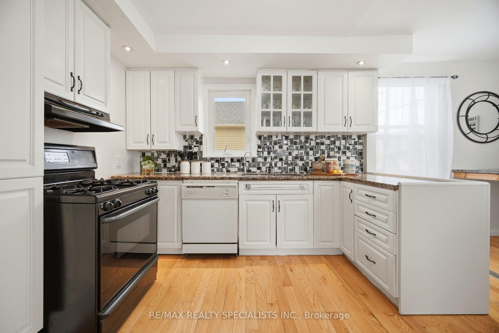 Photo 20 of 172 Celina Street, Oshawa, Central — HOMEH