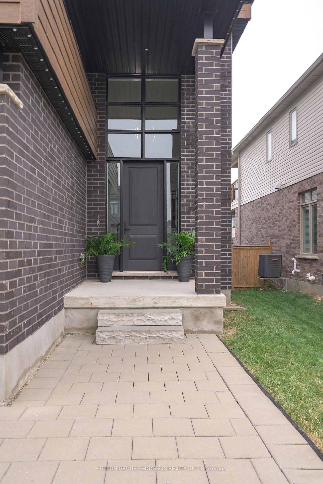 Photo 2 of 1817 Brunson Way, London, South A — HOMEH
