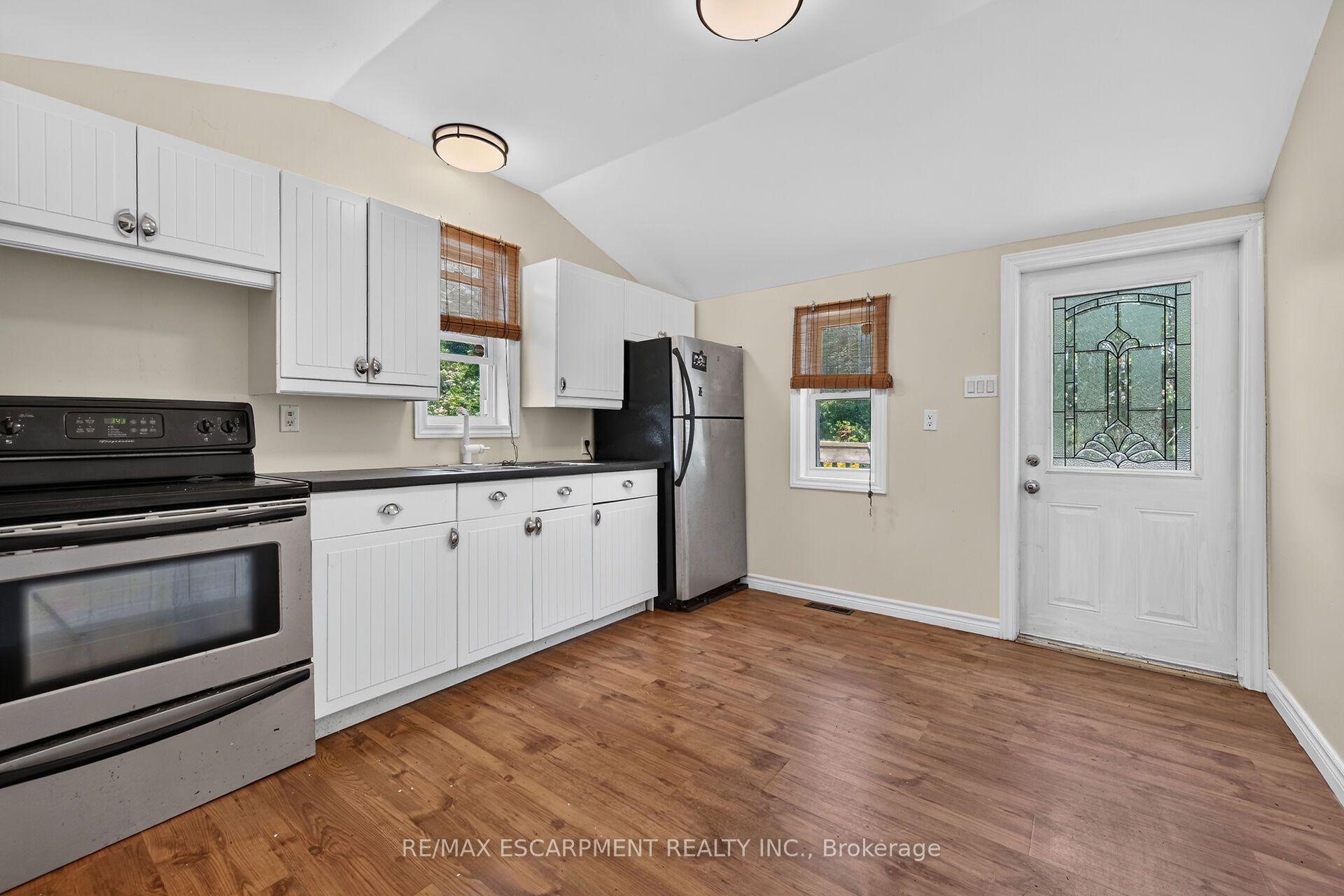 Photo 9 of 19 Barbara Drive, Haldimand — HOMEH