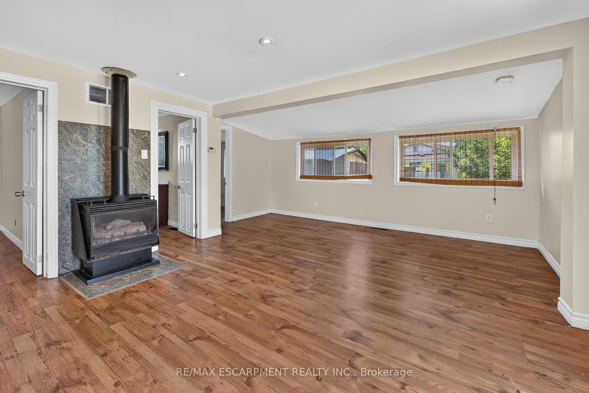 Photo 15 of 19 Barbara Drive, Haldimand — HOMEH