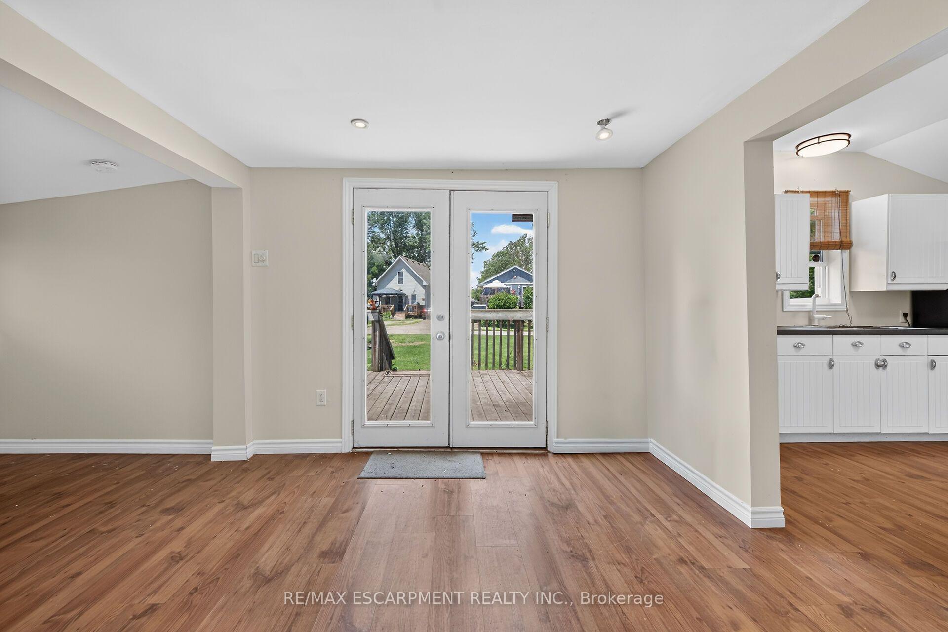 Photo 28 of 19 Barbara Drive, Haldimand — HOMEH