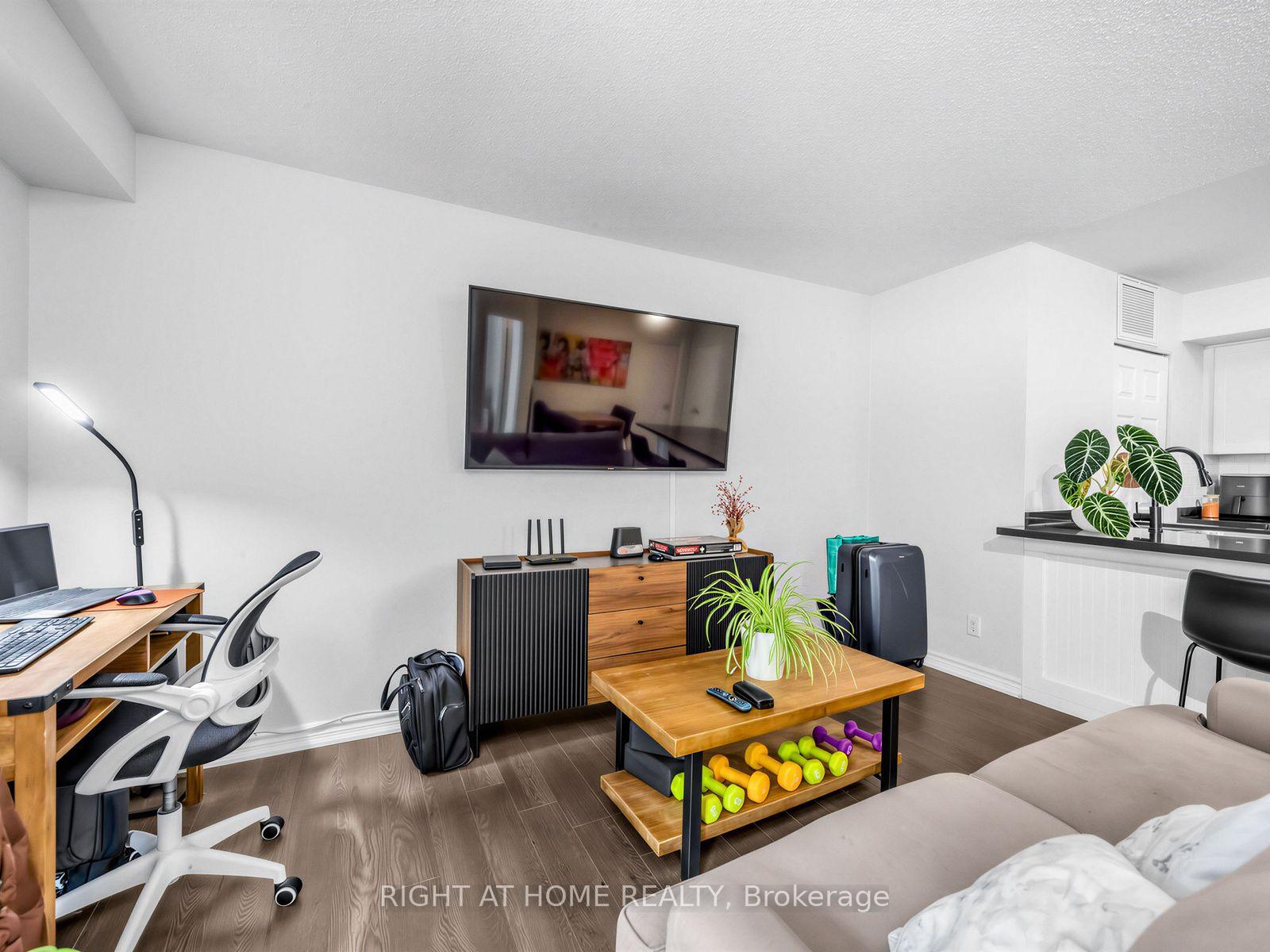 Photo 2 of Unit 61, 95 The Queensway, Toronto, High Park-Swansea — HOMEH