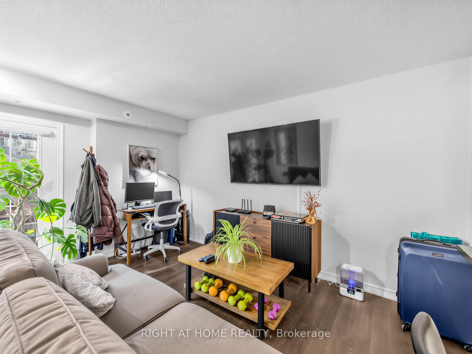 Photo 3 of Unit 61, 95 The Queensway, Toronto, High Park-Swansea — HOMEH
