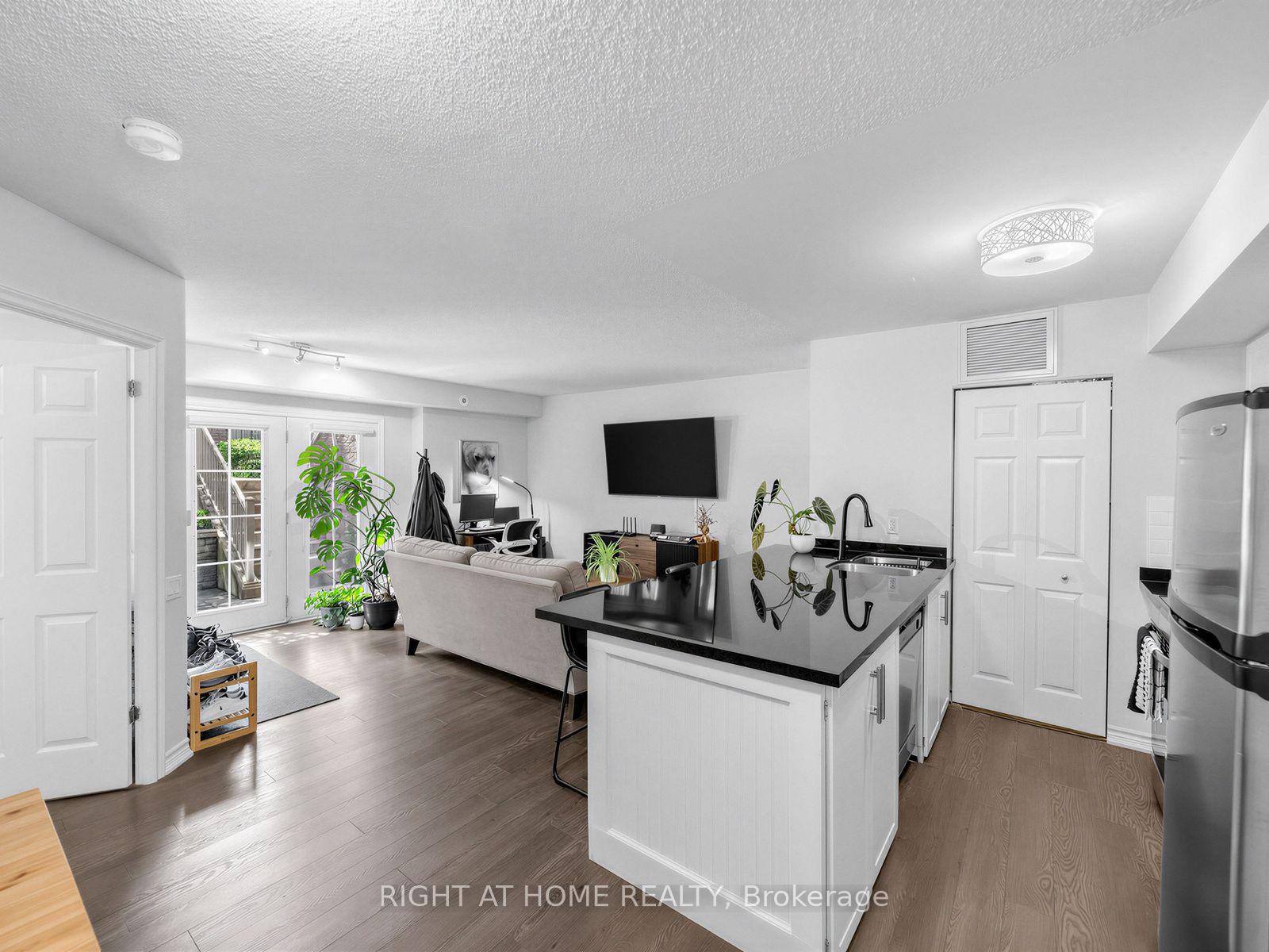 Photo 13 of Unit 61, 95 The Queensway, Toronto, High Park-Swansea — HOMEH