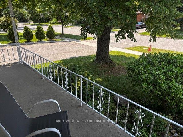 Photo 5 of 3297 Lonefeather Crescent, Mississauga, Applewood — HOMEH
