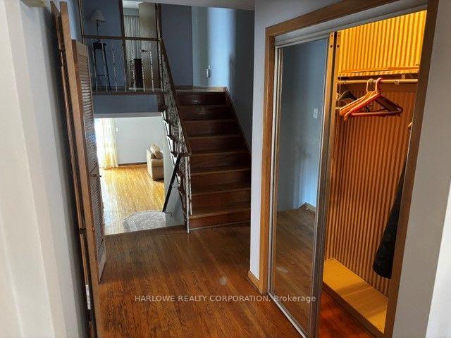 Photo 11 of 3297 Lonefeather Crescent, Mississauga, Applewood — HOMEH