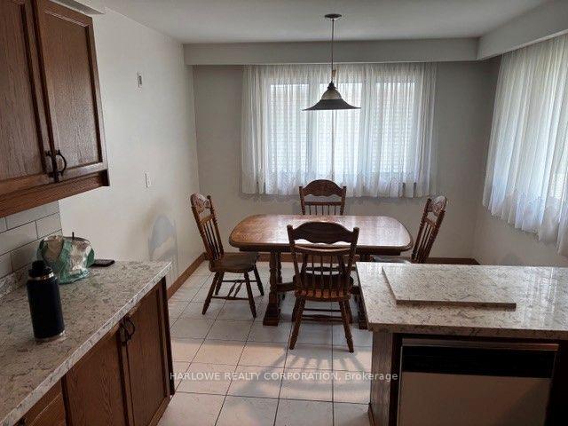 Photo 14 of 3297 Lonefeather Crescent, Mississauga, Applewood — HOMEH