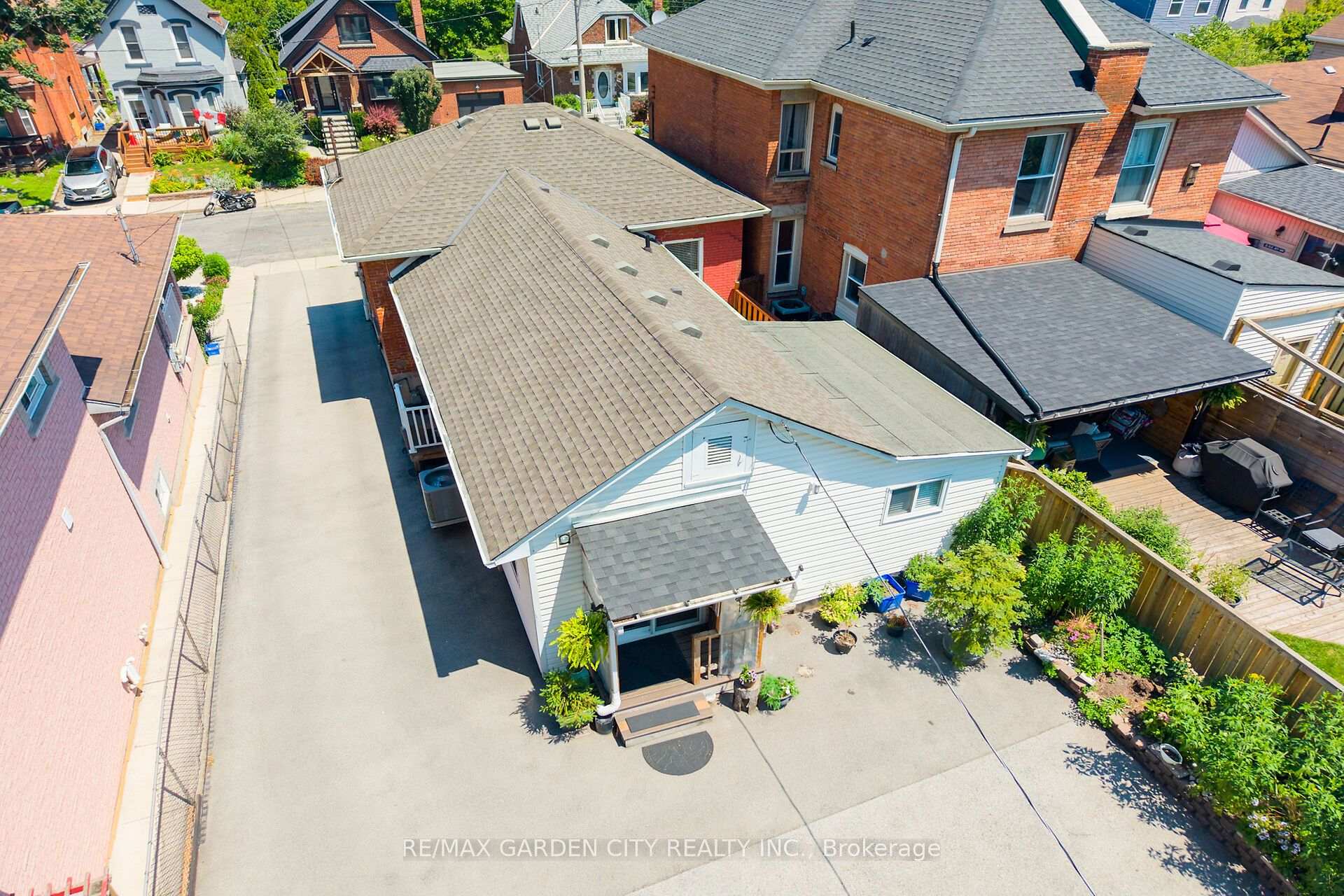 Photo 4 of 156 Simcoe Street E, Hamilton, North End — HOMEH