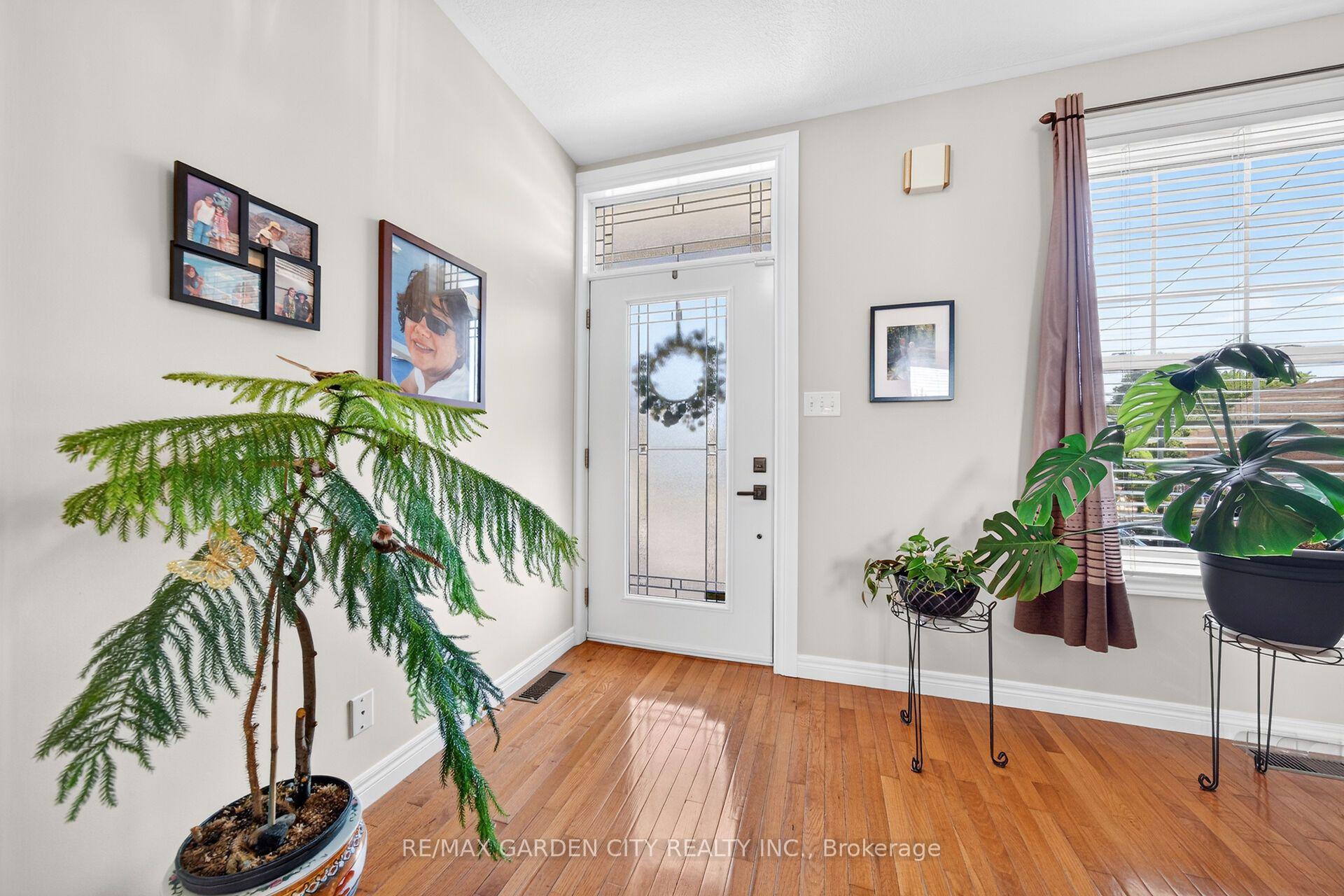 Photo 7 of 156 Simcoe Street E, Hamilton, North End — HOMEH