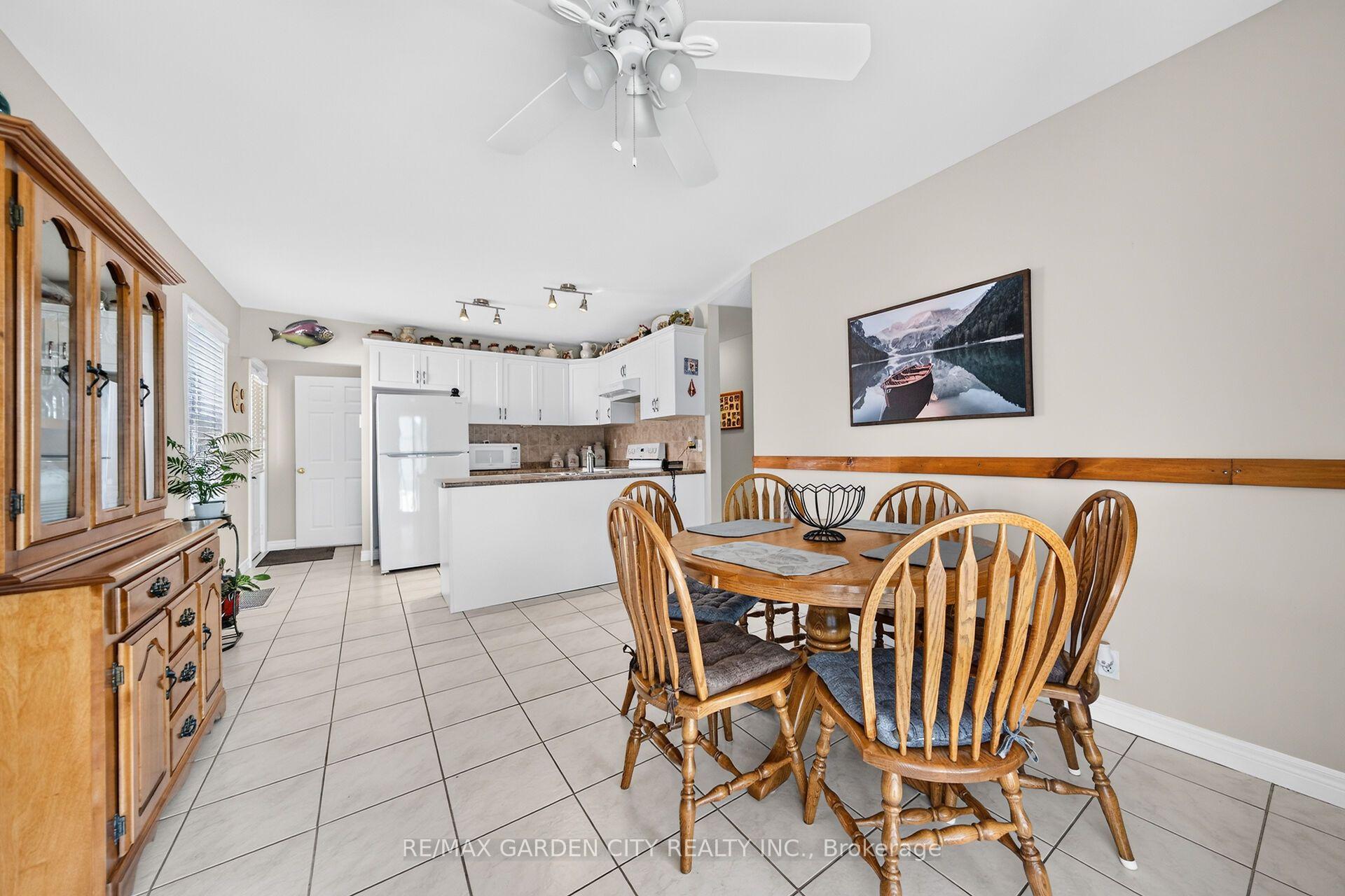 Photo 12 of 156 Simcoe Street E, Hamilton, North End — HOMEH