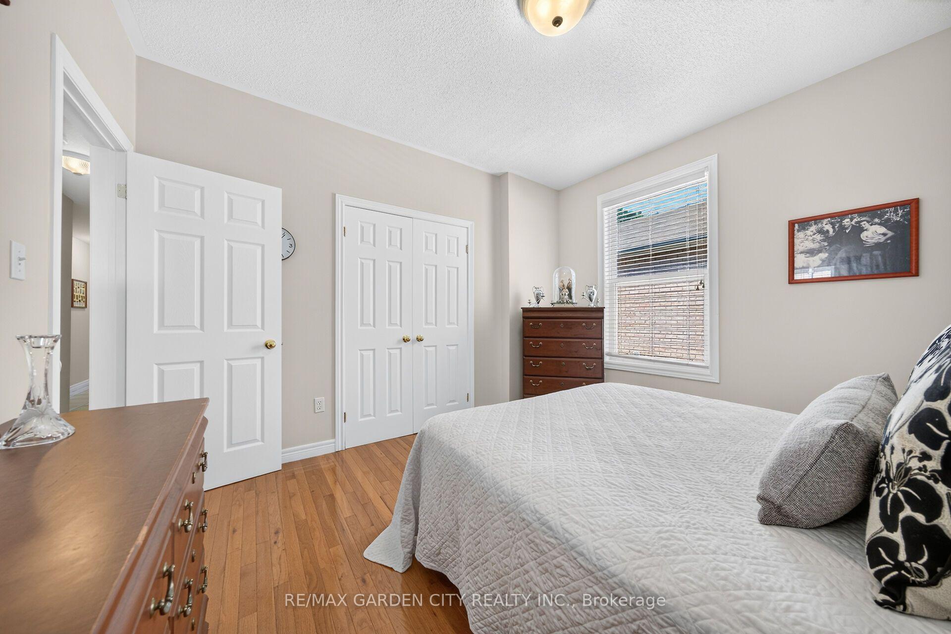 Photo 22 of 156 Simcoe Street E, Hamilton, North End — HOMEH
