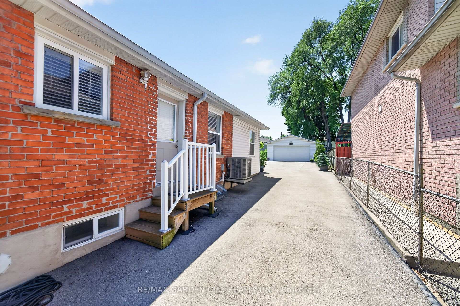 Photo 28 of 156 Simcoe Street E, Hamilton, North End — HOMEH