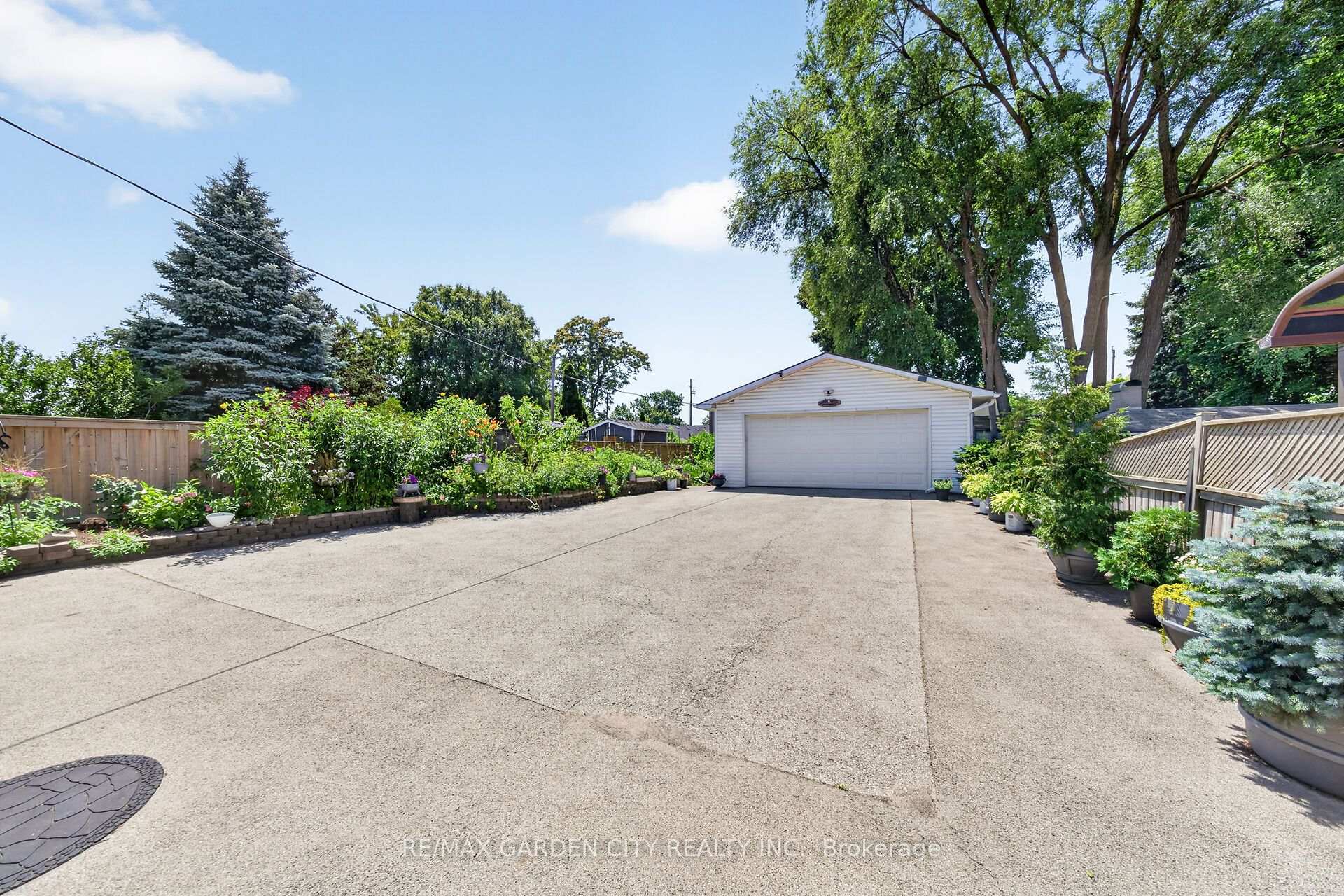 Photo 29 of 156 Simcoe Street E, Hamilton, North End — HOMEH