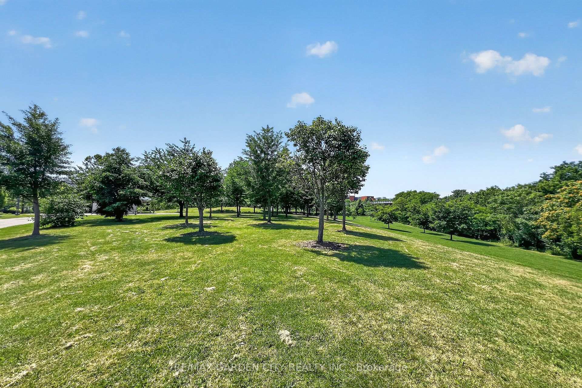 Photo 33 of 156 Simcoe Street E, Hamilton, North End — HOMEH