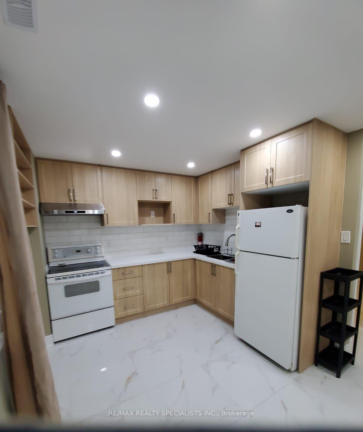 Photo 2 of Unit Basement, 42 Skylark Drive, Vaughan, Vellore Village — HOMEH