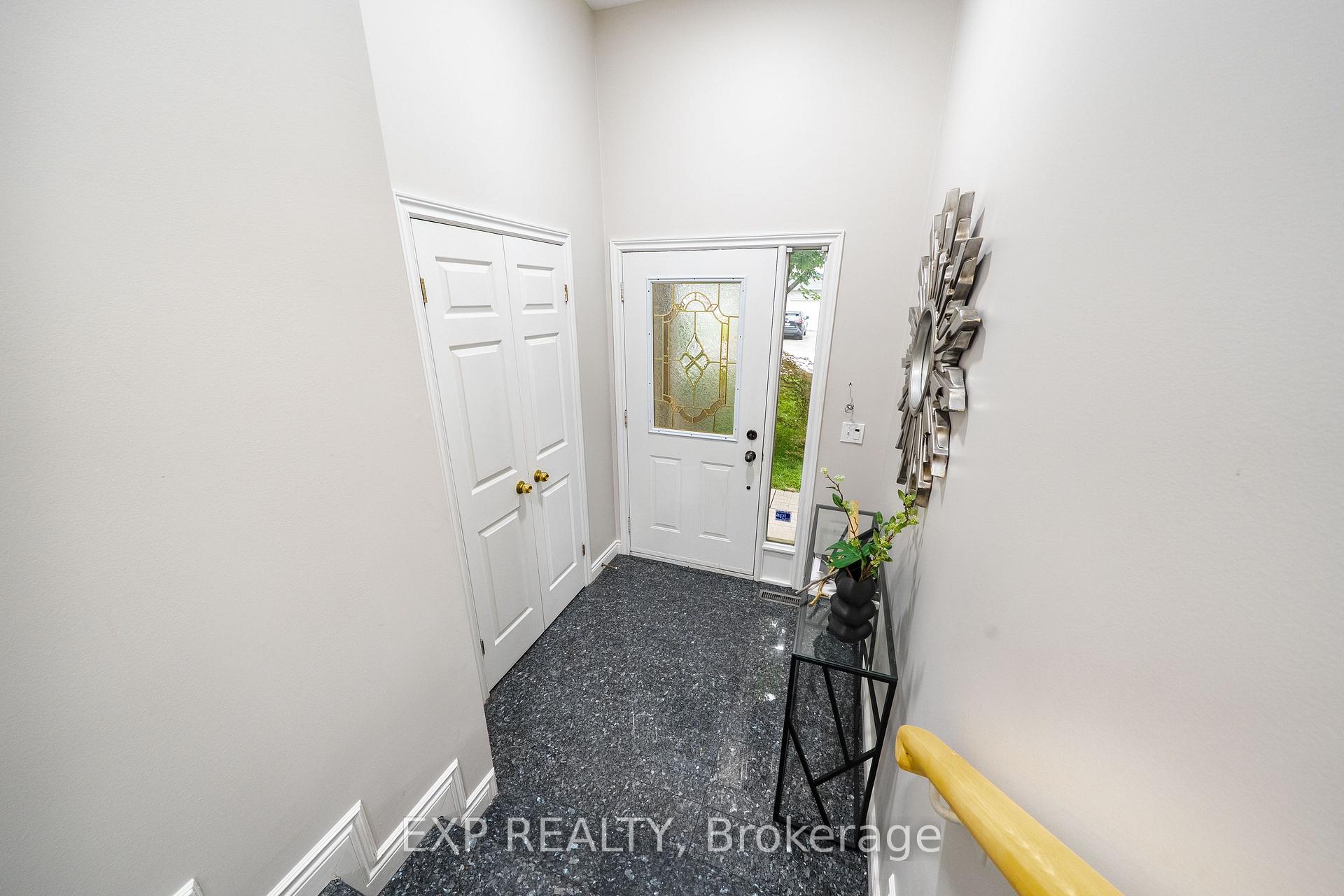 Photo 4 of 7 Wetherby Circle, Markham, German Mills — HOMEH