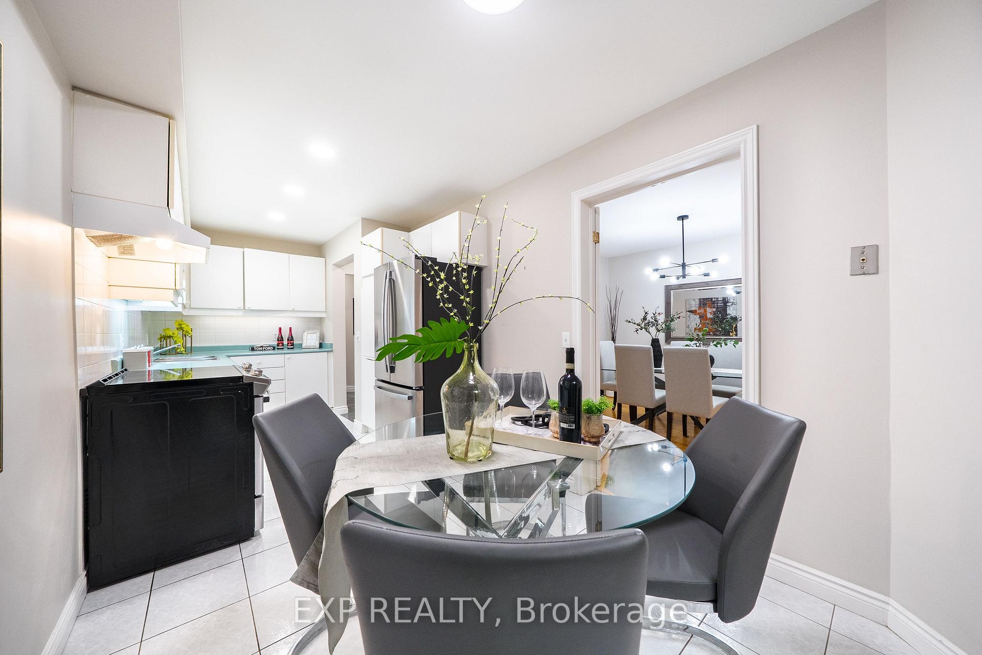 Photo 16 of 7 Wetherby Circle, Markham, German Mills — HOMEH