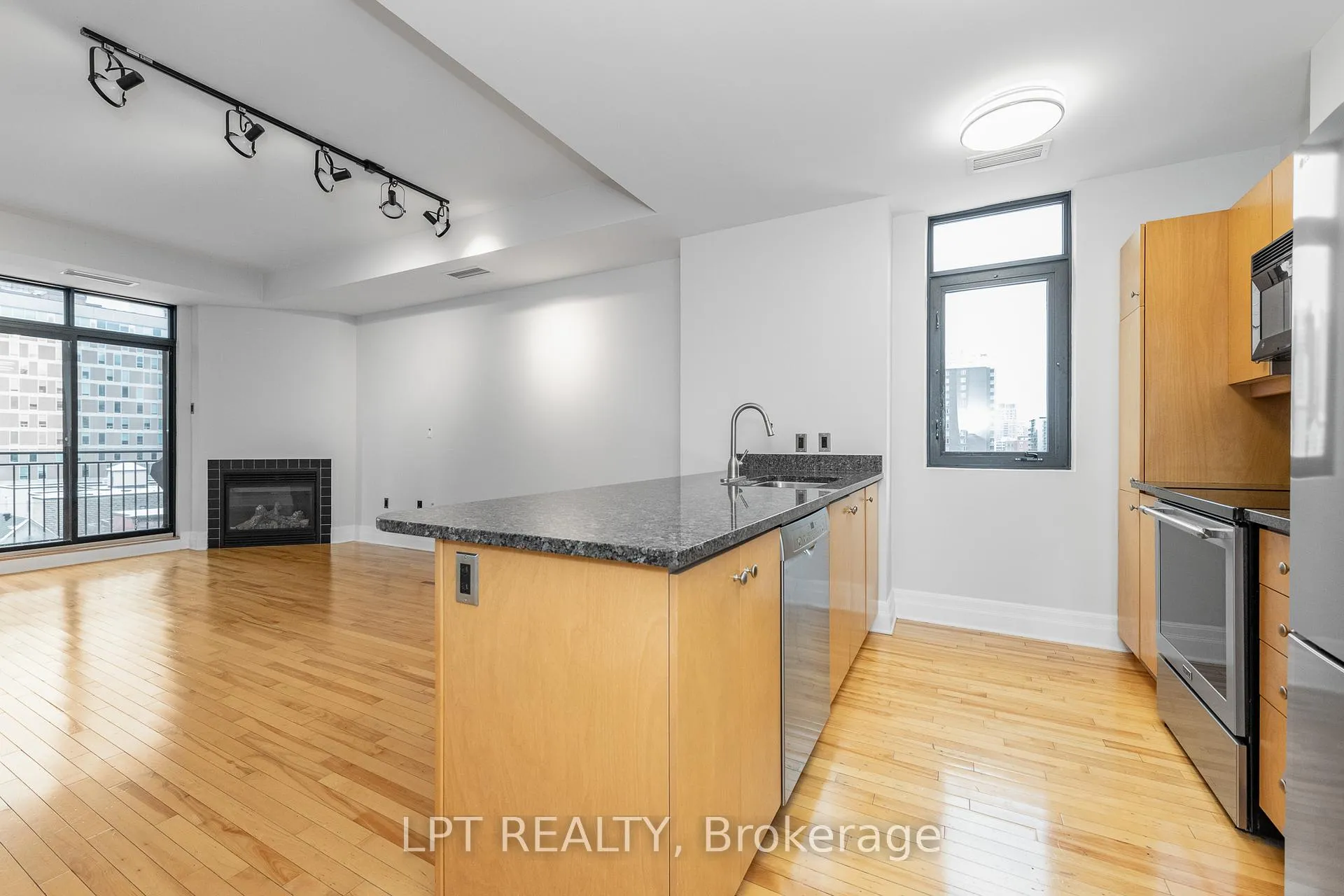 Photo 3 of Unit 606, 375 Lisgar Street, Ottawa, Ottawa Centre — HOMEH