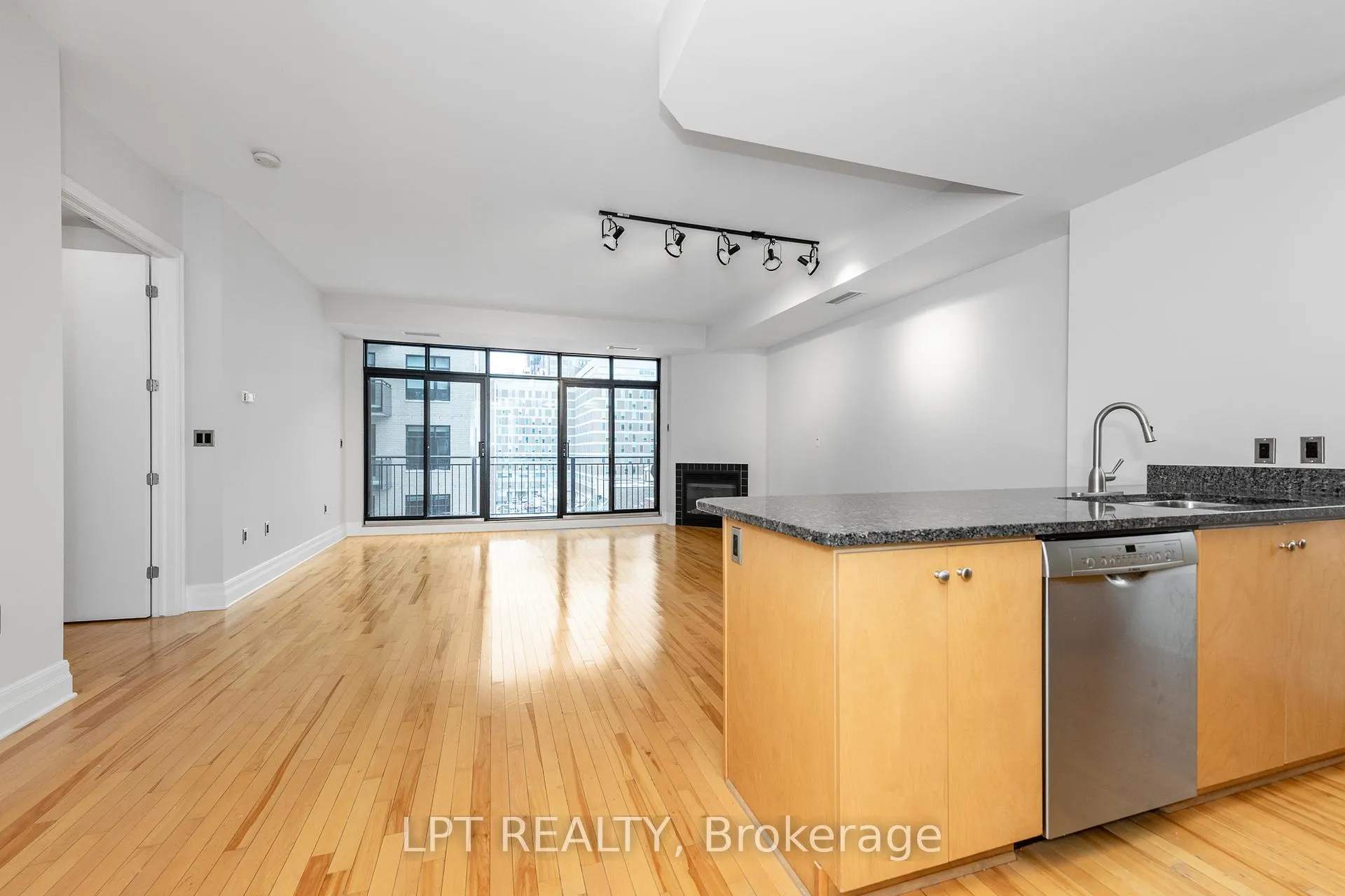 Photo 4 of Unit 606, 375 Lisgar Street, Ottawa, Ottawa Centre — HOMEH
