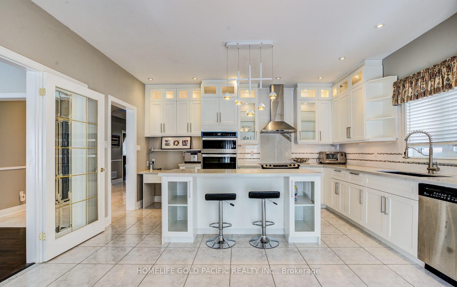 Photo 10 of 101 Clarendon Drive, Richmond Hill, Bayview Hill — HOMEH