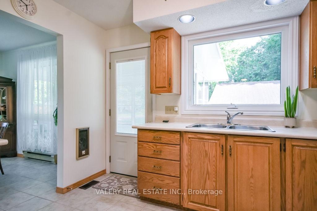Photo 10 of 215 Fraser Street, Gravenhurst, Muskoka (S) — HOMEH