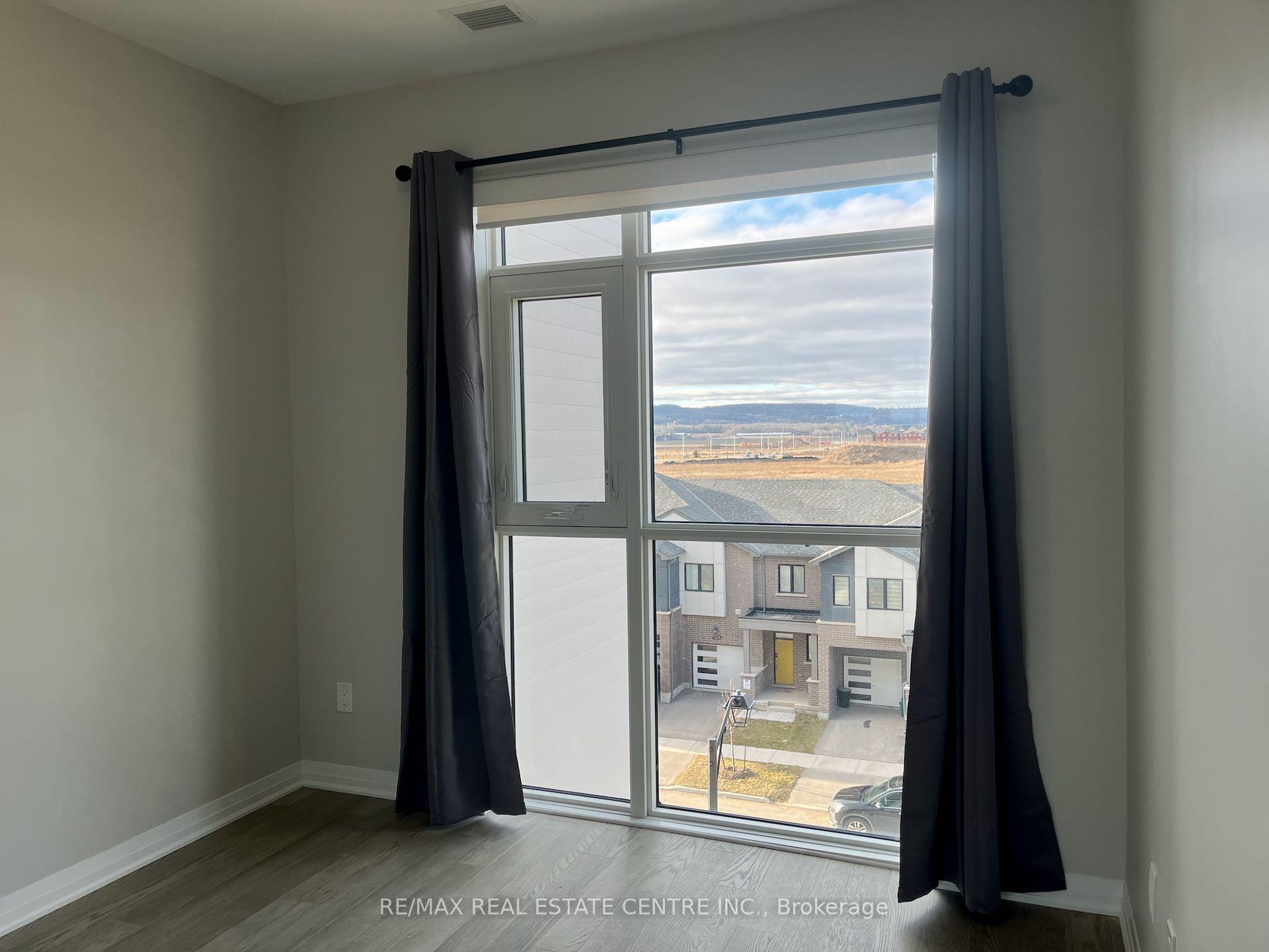 Photo 8 of Unit 422, 460 Gordon Krantz Avenue, Milton, Walker — HOMEH