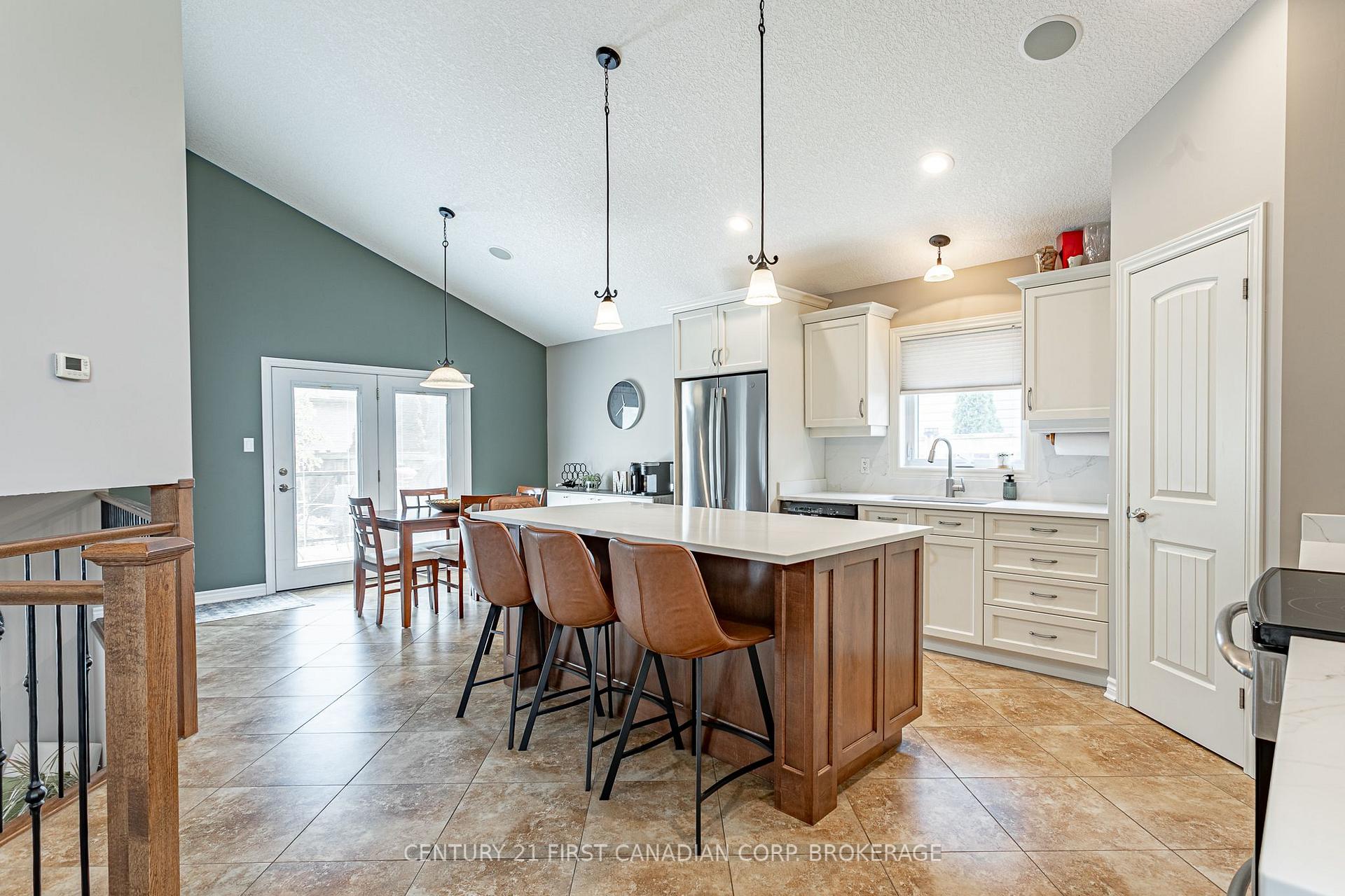 Photo 8 of 270 Boyd Boulevard, Zorra, Thamesford — HOMEH