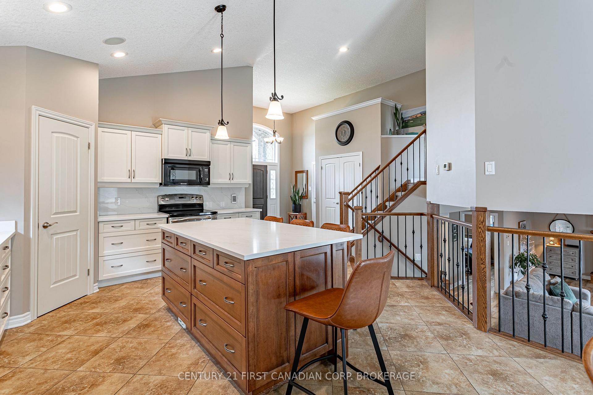 Photo 11 of 270 Boyd Boulevard, Zorra, Thamesford — HOMEH