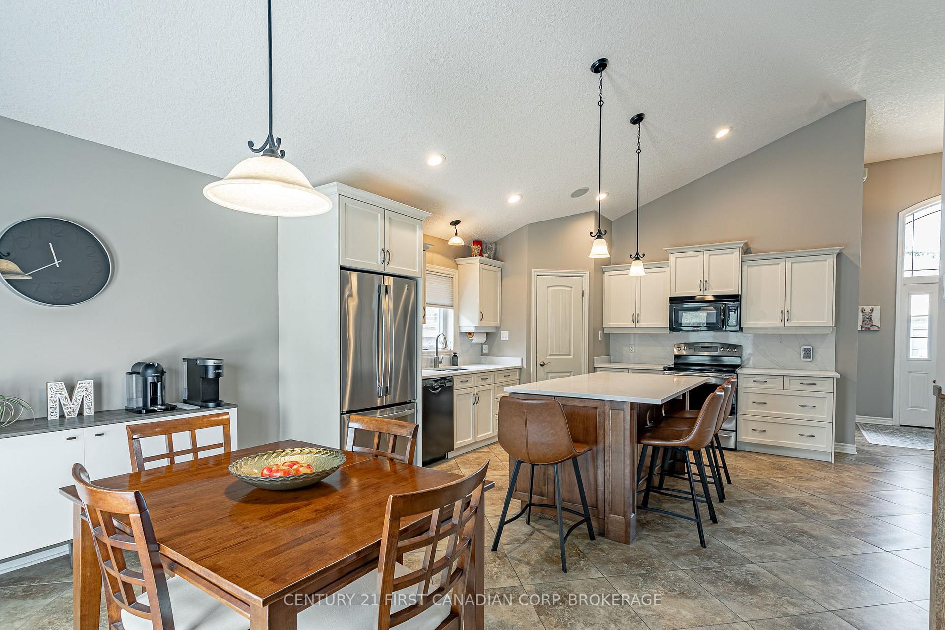 Photo 12 of 270 Boyd Boulevard, Zorra, Thamesford — HOMEH