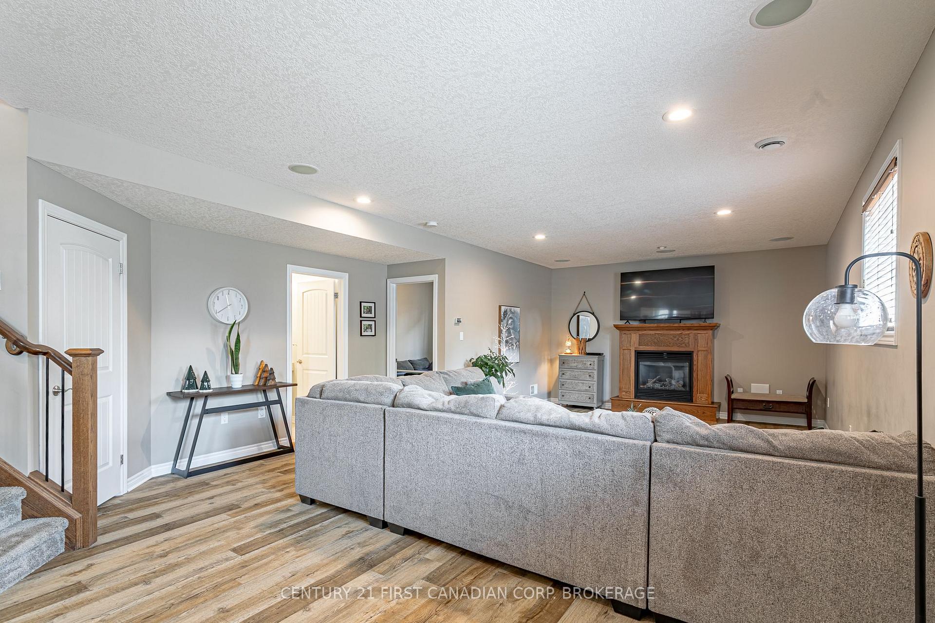 Photo 21 of 270 Boyd Boulevard, Zorra, Thamesford — HOMEH